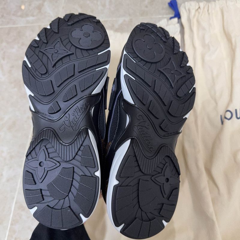 Louis Vuitton Louis Vuitton Olympia Black Low-Top Sneakers - Size US 9 / EU 42 - 4 Thumbnail