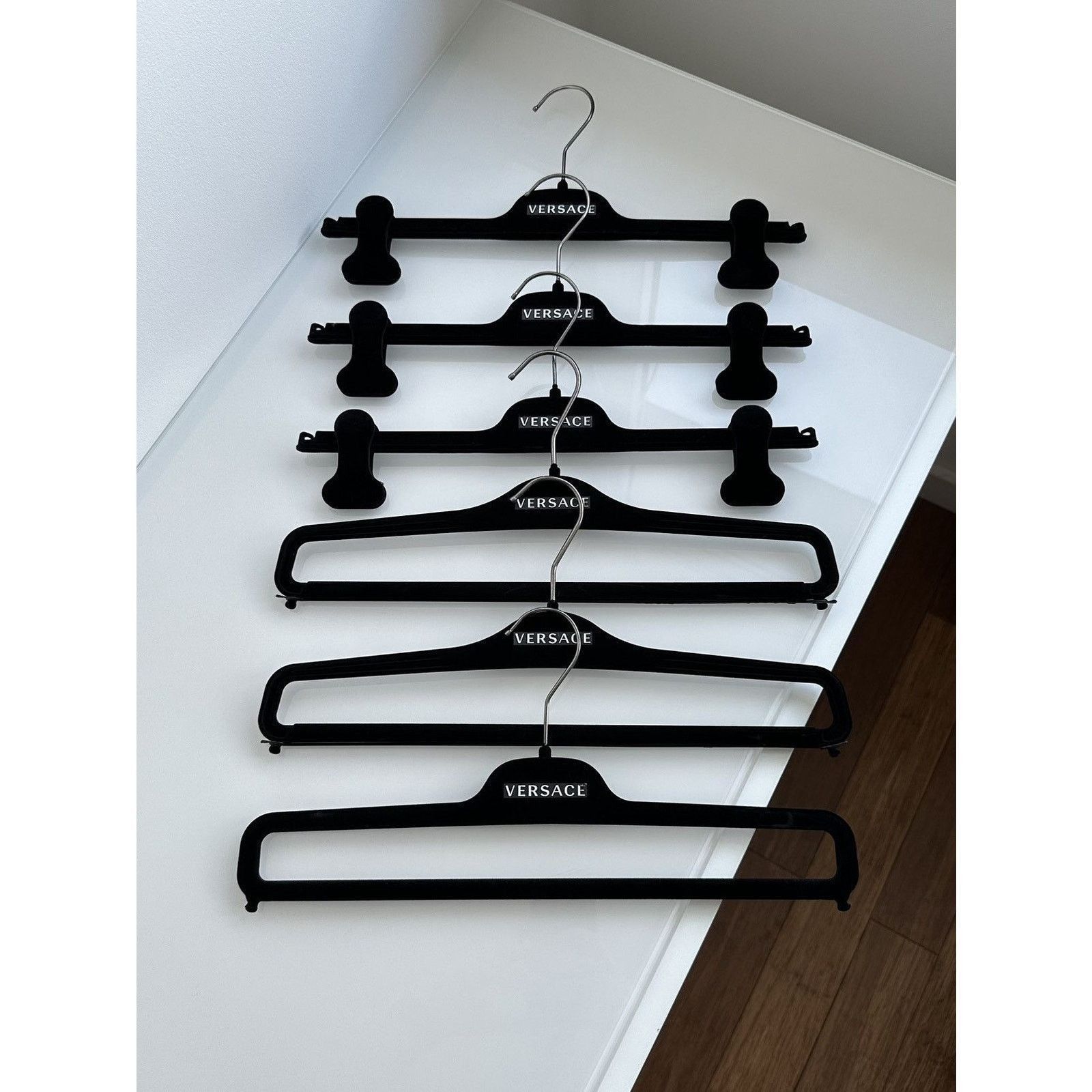 Versace Versace premium made in italy metal velour black hangers Size ONE SIZE - 1 Thumbnail