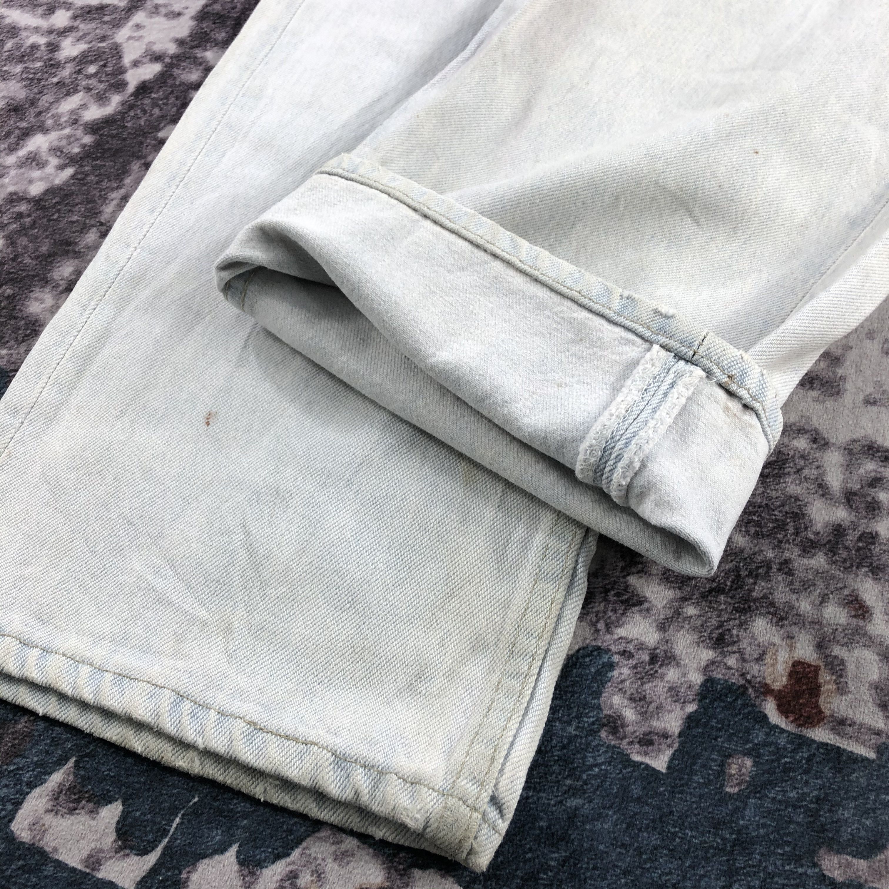 Levi's 90s Vintage Light Wash Levis 501 Jeans-JM2465 Size US 35 - 11 Thumbnail