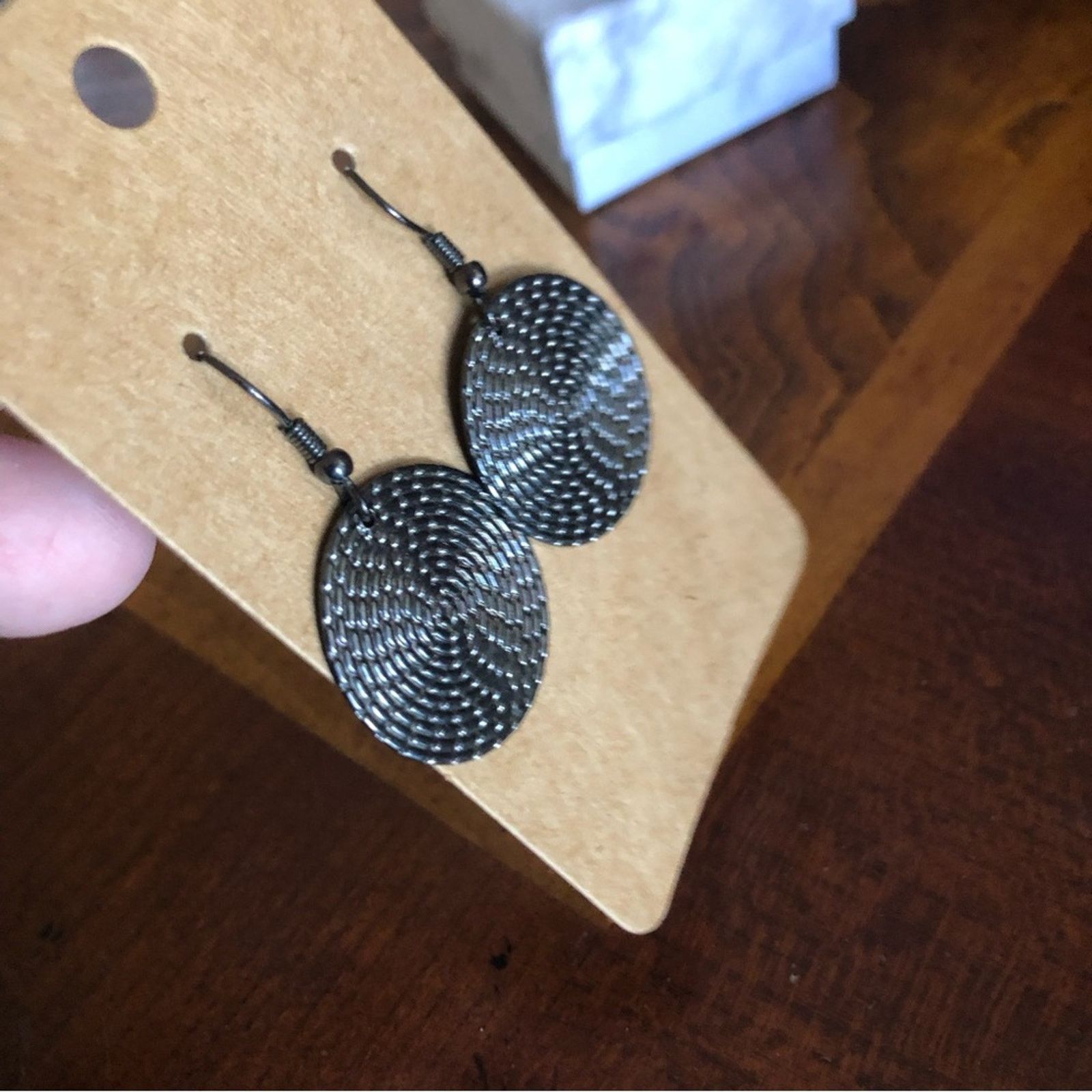 Jewelry Gunmetal basket weave design disc dangle earrings Size ONE SIZE - 4 Thumbnail