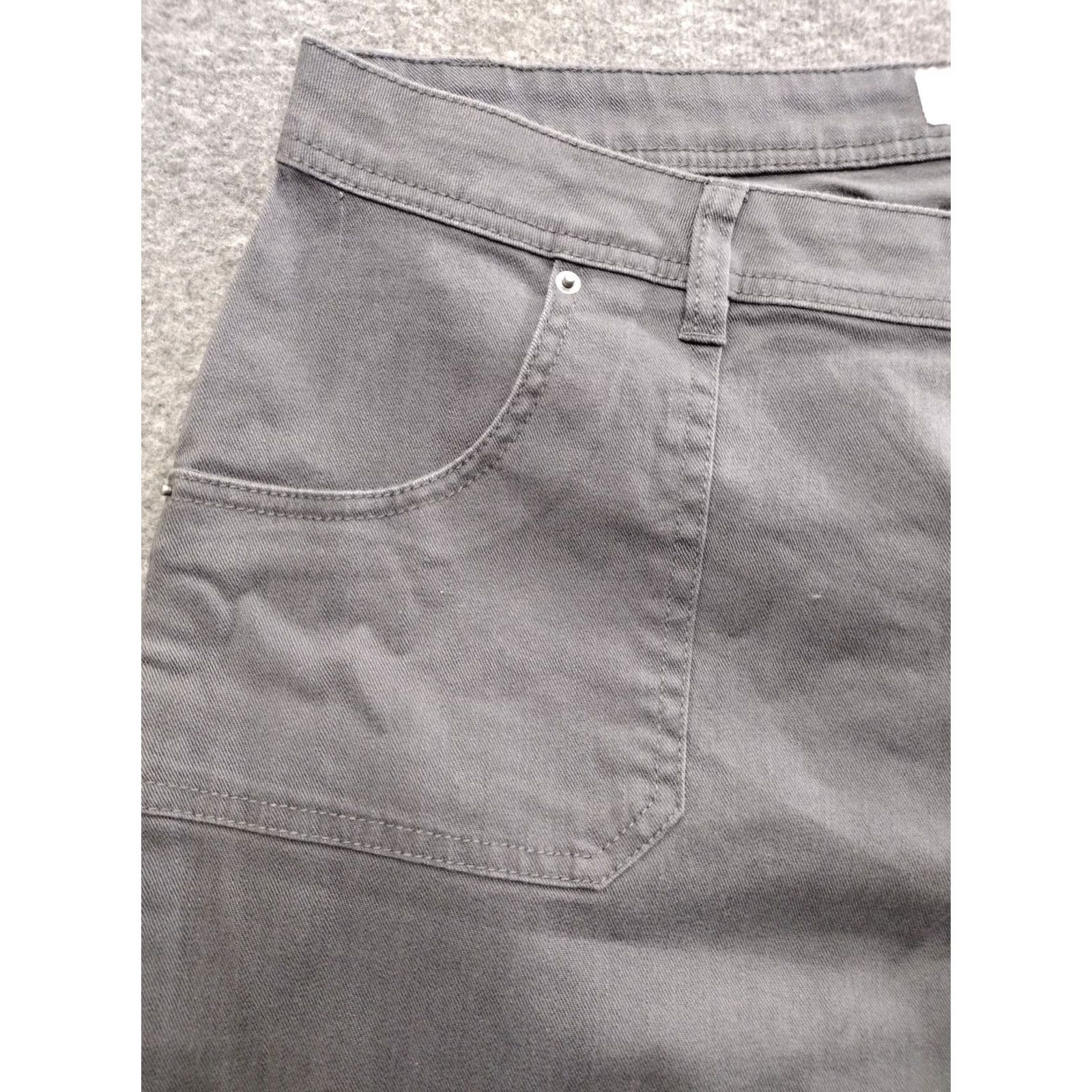 Vintage Fashion Bug Jeans Shirt? No — Actually: Fashion Bug Jeans Gray 18W Stretch Bootcut Flap Pocket Denim 90s Womens Size 18W Size 40" / US 18 - 7 Thumbnail