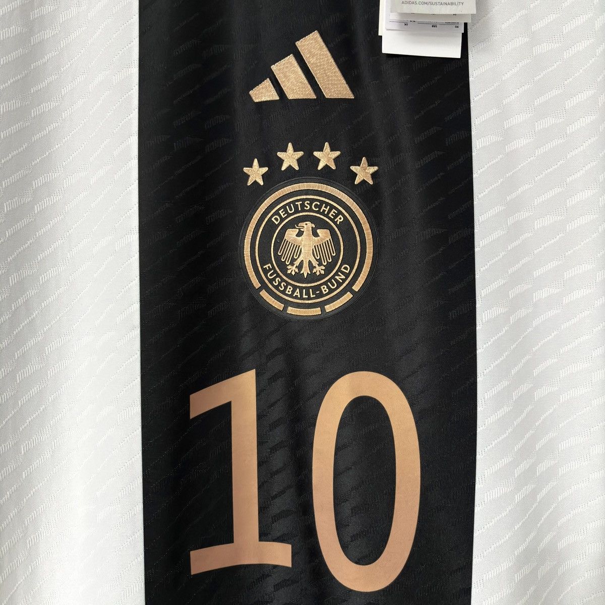 Adidas 2022 2023 Germany NEW Adidas Authentic Home Soccer Jersey Size US M / EU 48-50 / 2 - 3 Thumbnail