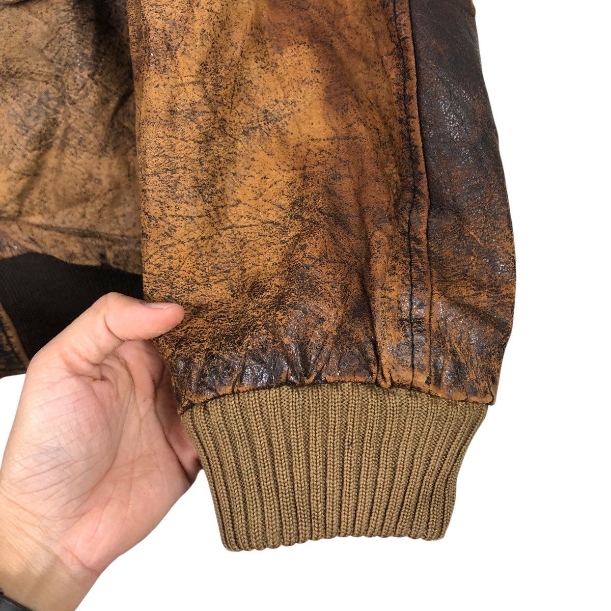 Japanese Brand Vintage Distressed Leather Bomber Jacket Grunge Patina Fade Size US M / EU 48-50 / 2 - 16 Thumbnail
