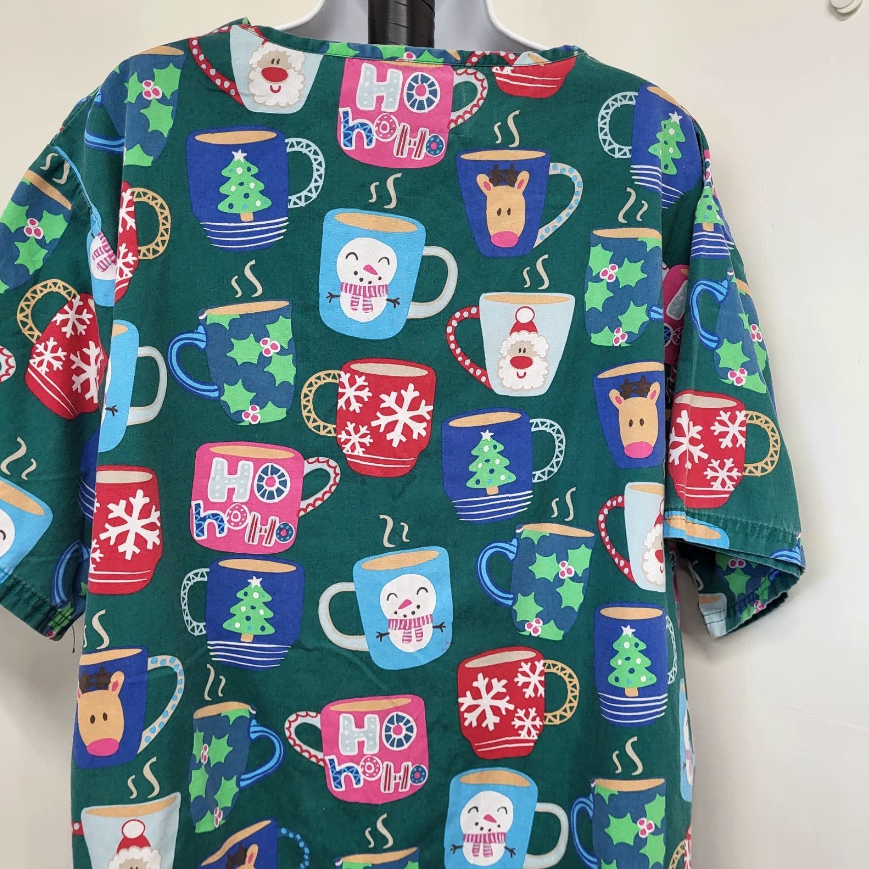 Buttero Butter Soft Scrub Top Womens XL Green Red Holiday Santa Reindeer Snowman Patterned Medical Cotton Blend Womens XL Size XL / US 12-14 / IT 48-50 - 6 Thumbnail