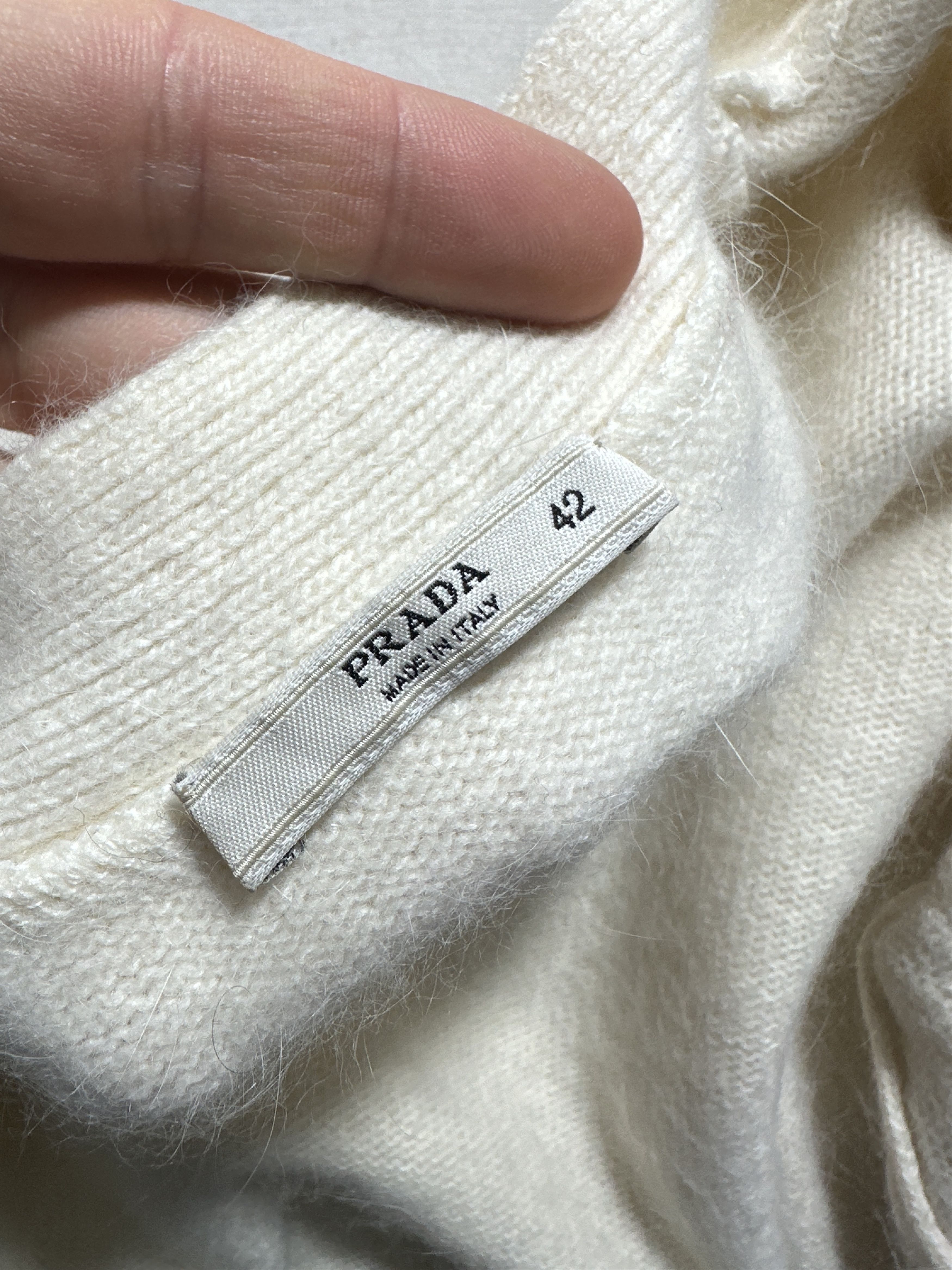 Prada Prada Wool Alpaca Cardigan Structured V Knit Size 42 IT Size M / US 6-8 / IT 42-44 - 3 Thumbnail