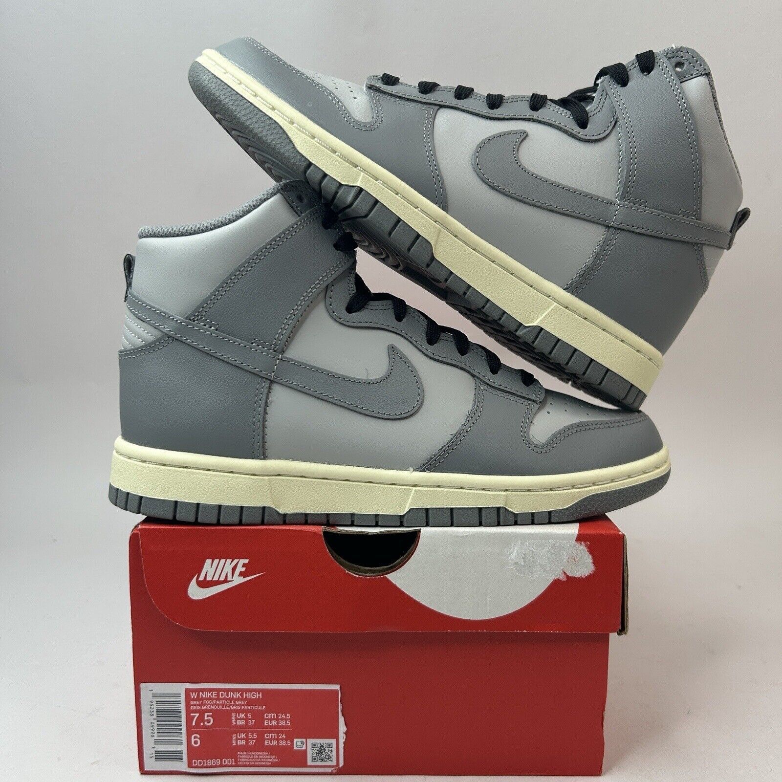 Nike Nike Dunk High WMNS “Aged Grey/Grey Sail” 2023 Size US 7.5 / IT 37.5 - 1 Thumbnail