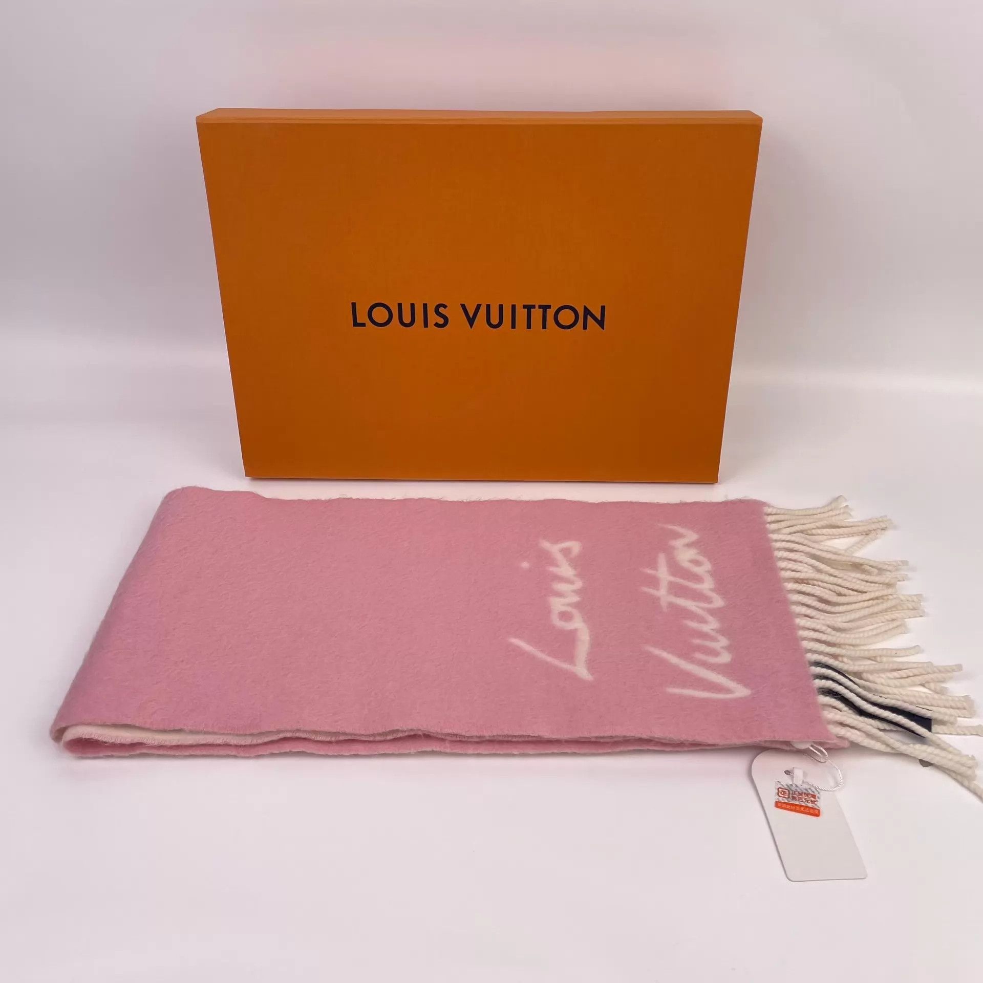 Louis Vuitton LV Cashmere Scarf 200x25 Pink & White Size ONE SIZE - 1 Thumbnail