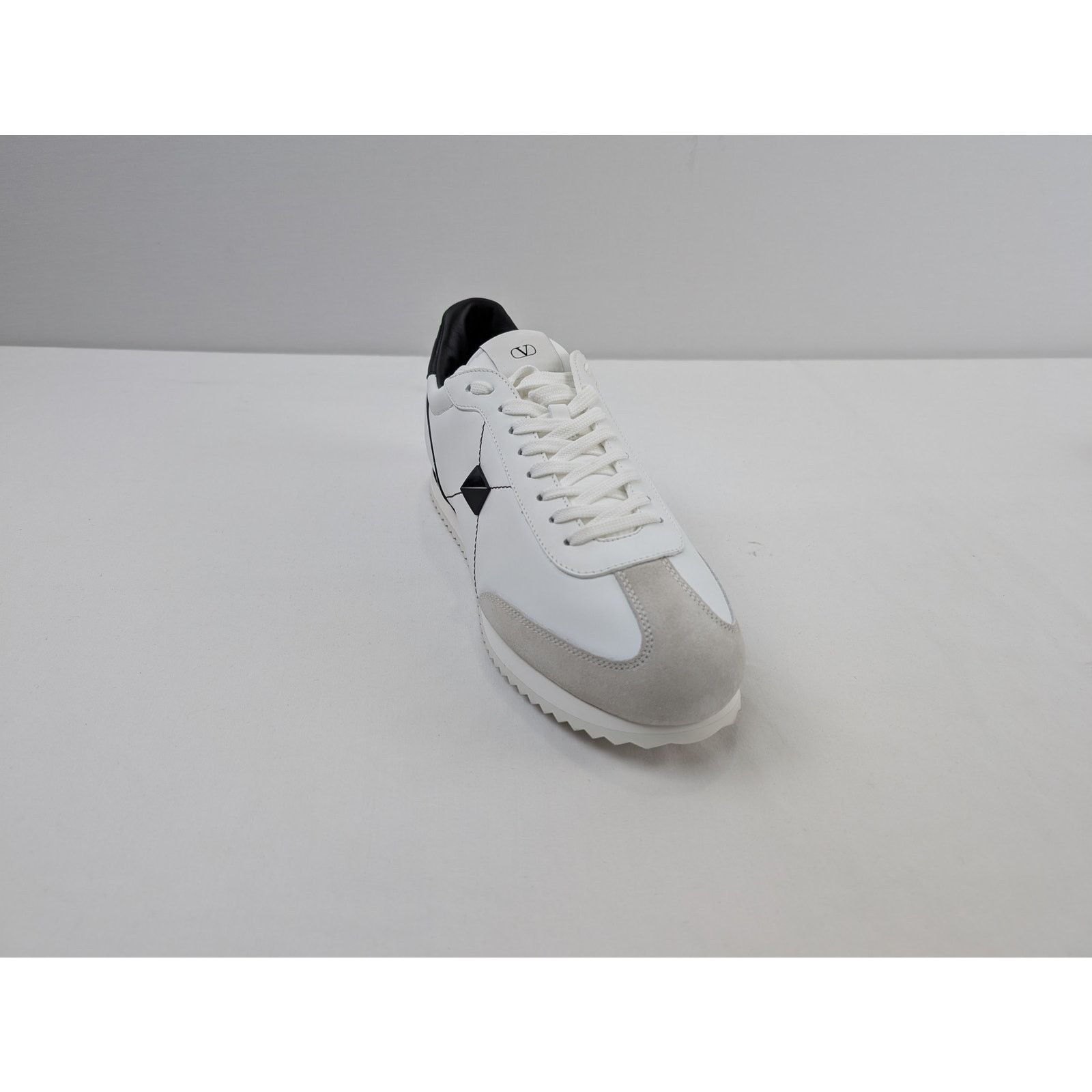 Valentino o1rshd1 Stud-around Sneakers in Leather in White Size US 11 / EU 44 - 3 Thumbnail