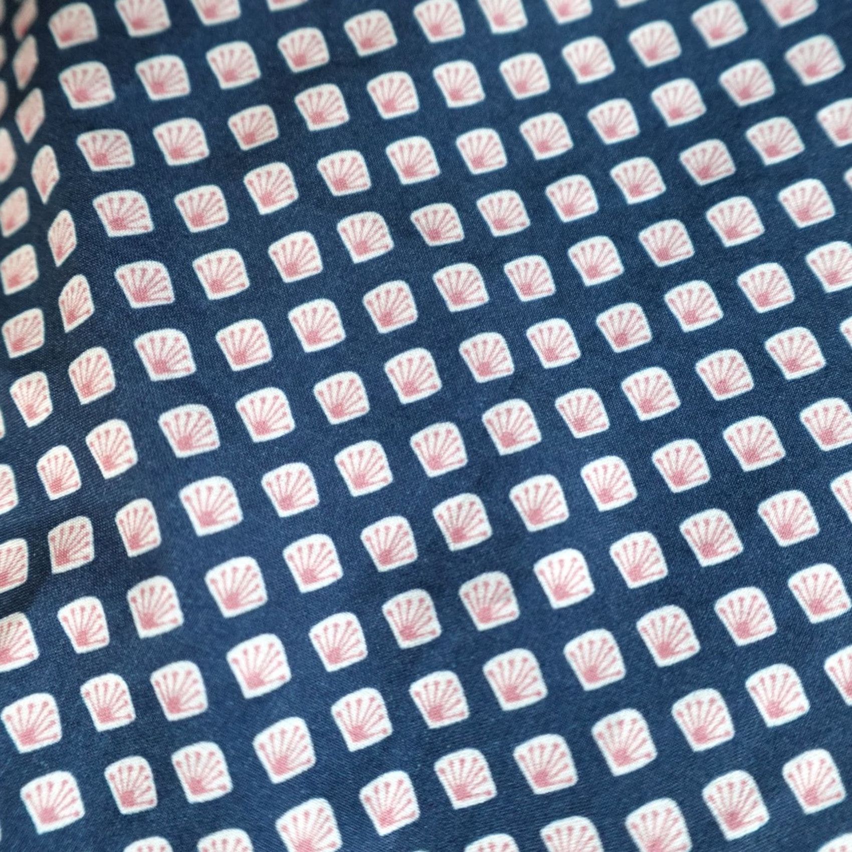 Mizzen+Main Mizzen+Main Shirt Medium Blue Trim Short Sleeve Pocket Button-Up Geometric Pattern Men Regular XS? Size US M / EU 48-50 / 2 - 7 Thumbnail