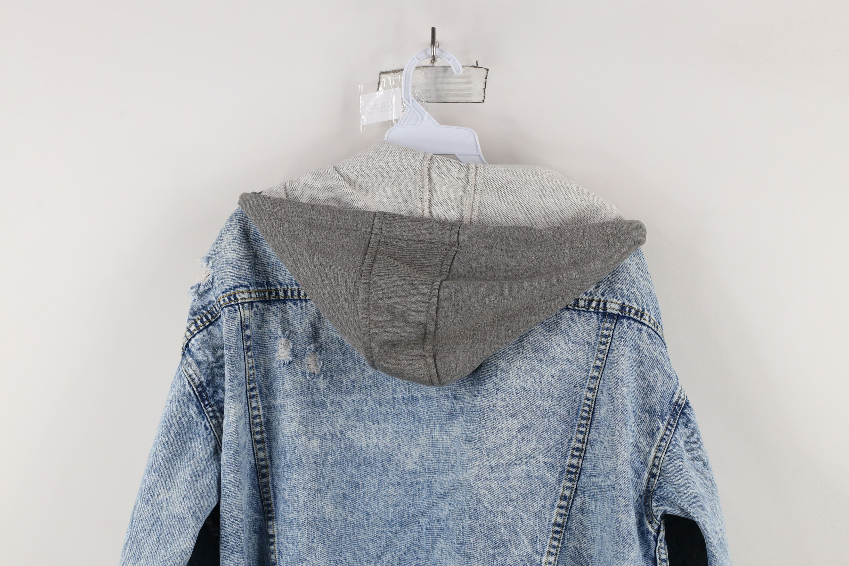 Vintage Buckle BKE Cropped Acid Wash Hooded Denim Trucker Jacket Size L / US 10 / IT 46 - 15 Thumbnail