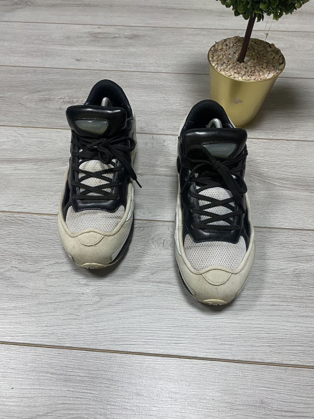 Adidas × Raf Simons Adidas Raf Simons Ozweego Replicant Black/Cream Size US 10 / EU 43 - 2 Thumbnail