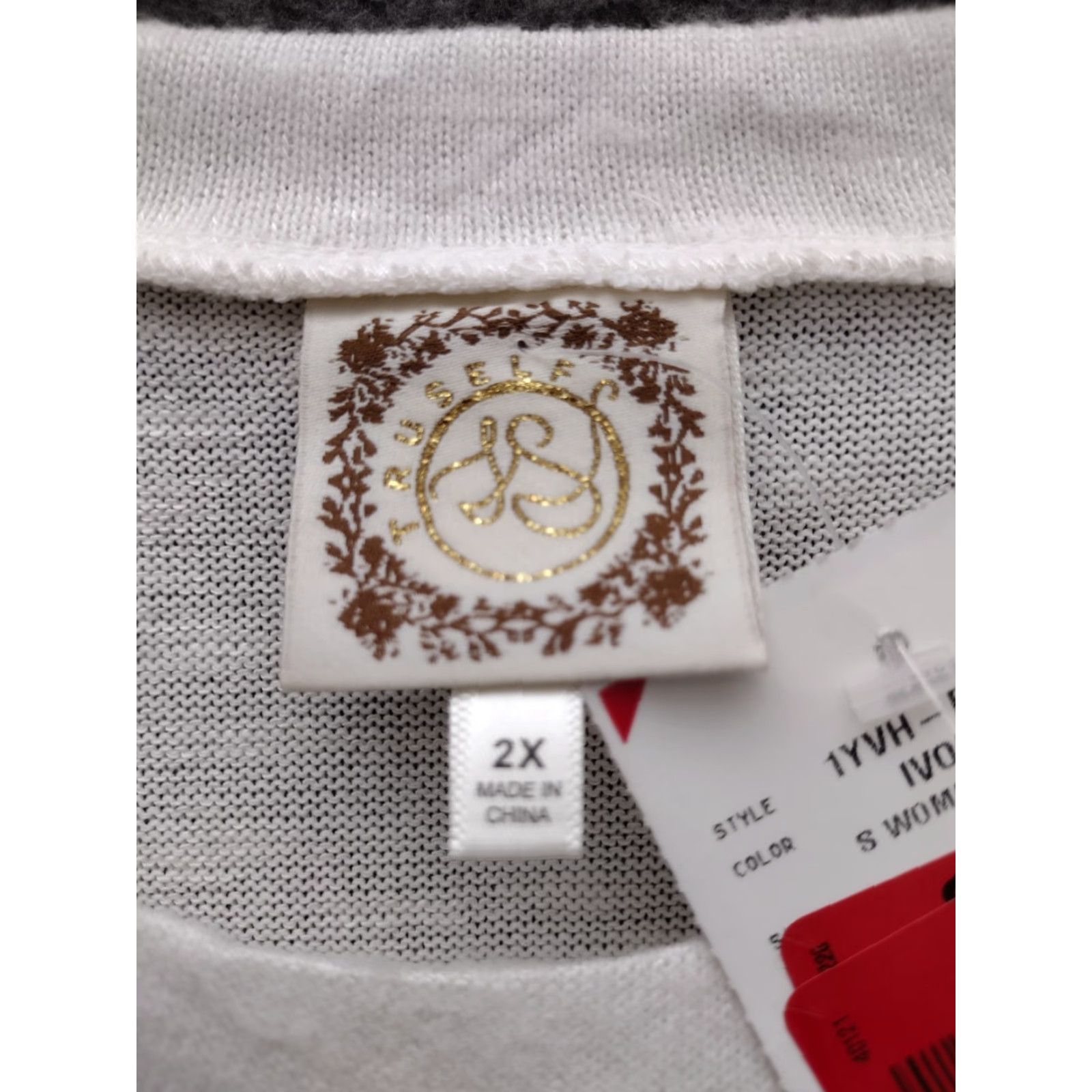 Vintage Tru Self Women’s 2X Joy To The World Christmas Theme Sweatshirt Crew Neck Long Sleeve White Graphic Print Christmas Trees Winter Fall 2XL Womens Size XXL / US 16-18 / IT 52-54 - 6 Thumbnail