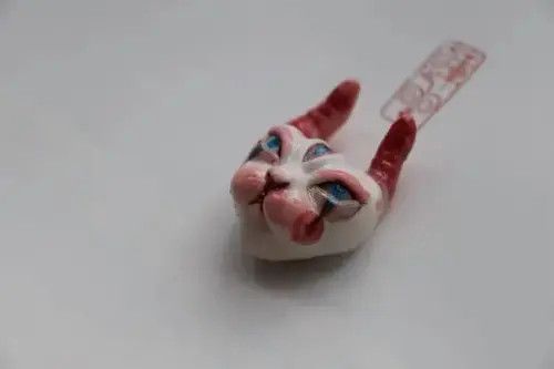 VIBE Handmade Three-eyed croissant cat pendant Size ONE SIZE - 4 Thumbnail