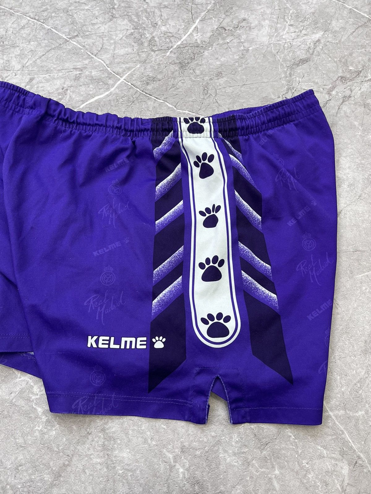 Adidas × Vintage Vintage 90s FC Real Madrid shorts blokcore y2k drill kelme Size US 32 / EU 48 - 7 Thumbnail