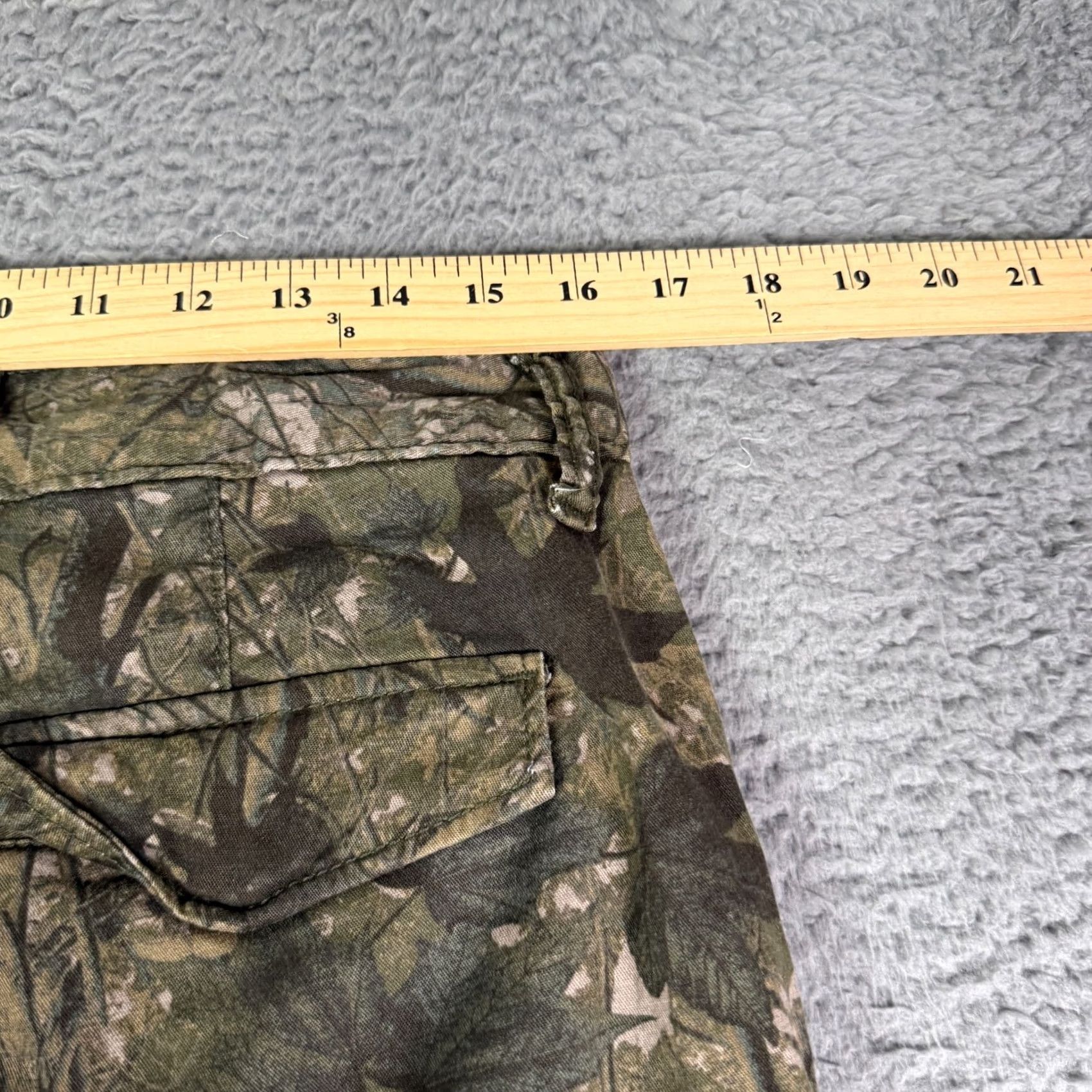 Old Navy VINTAGE Old Navy Tree Camo Cargo Pants Mens 32x32 Green Straight Built-In Flex Utility Mens Size US 32 / EU 48 - 7 Thumbnail