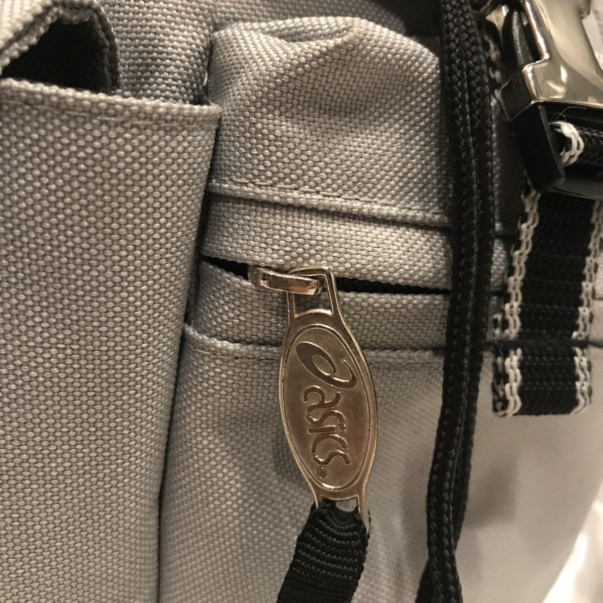 Asics × Vintage vintage backpack Asics gray with logo small Size ONE SIZE - 4 Thumbnail