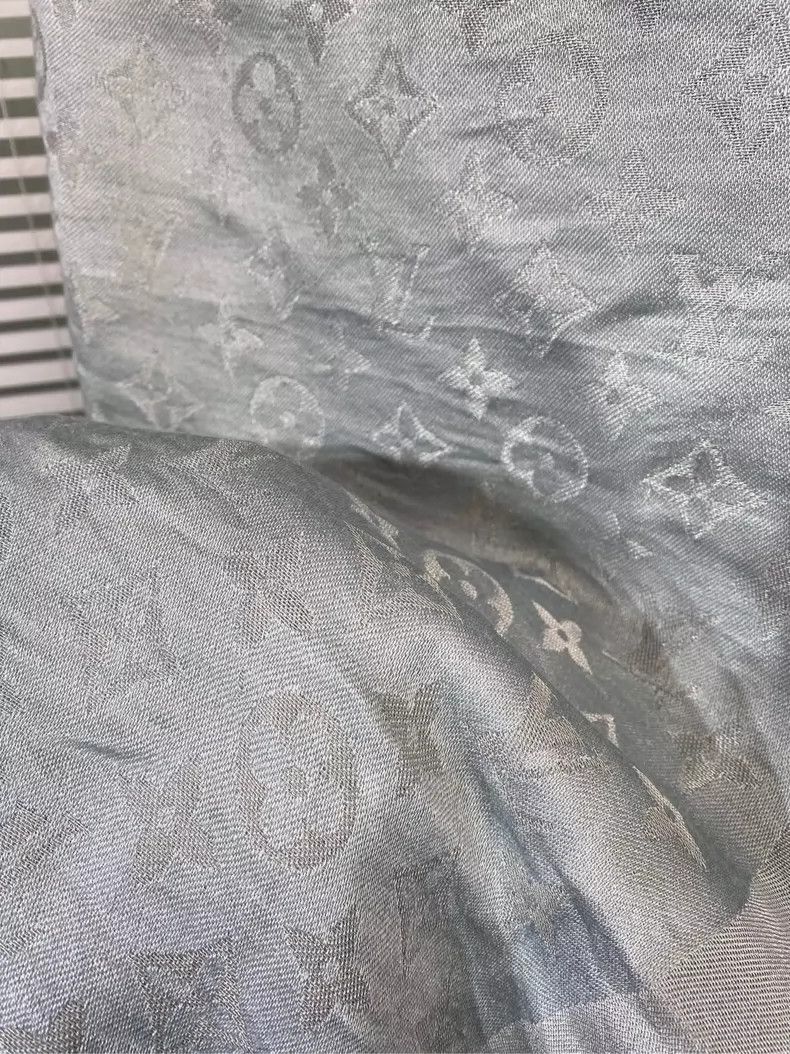 Louis Vuitton LOUIS VUITTON Presbyopic silk and wool fringed scarf 2504-N Size ONE SIZE - 4 Thumbnail
