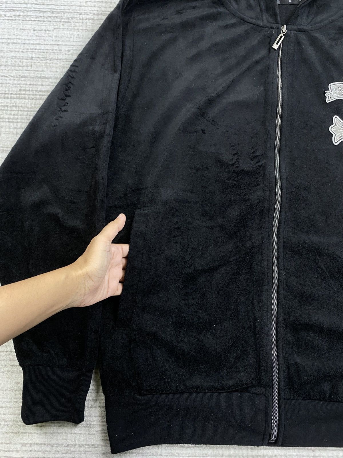 Japanese Brand × Vintage Vintage Wild Life Cross Logo Like Chrome Hearts Velvet Hoodi Size US M / EU 48-50 / 2 - 7 Thumbnail