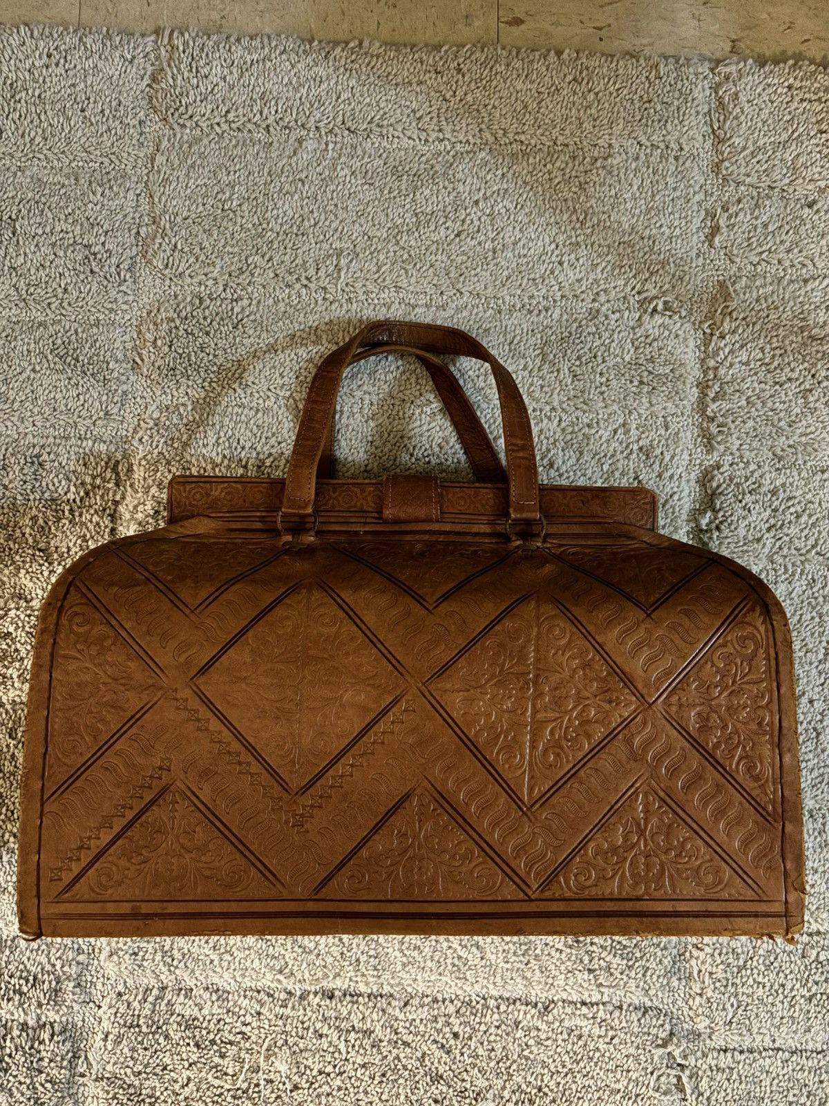 Vintage Vintage Handbag | 1960s Vintage Tooled Leather Handbag Size ONE SIZE - 2 Thumbnail