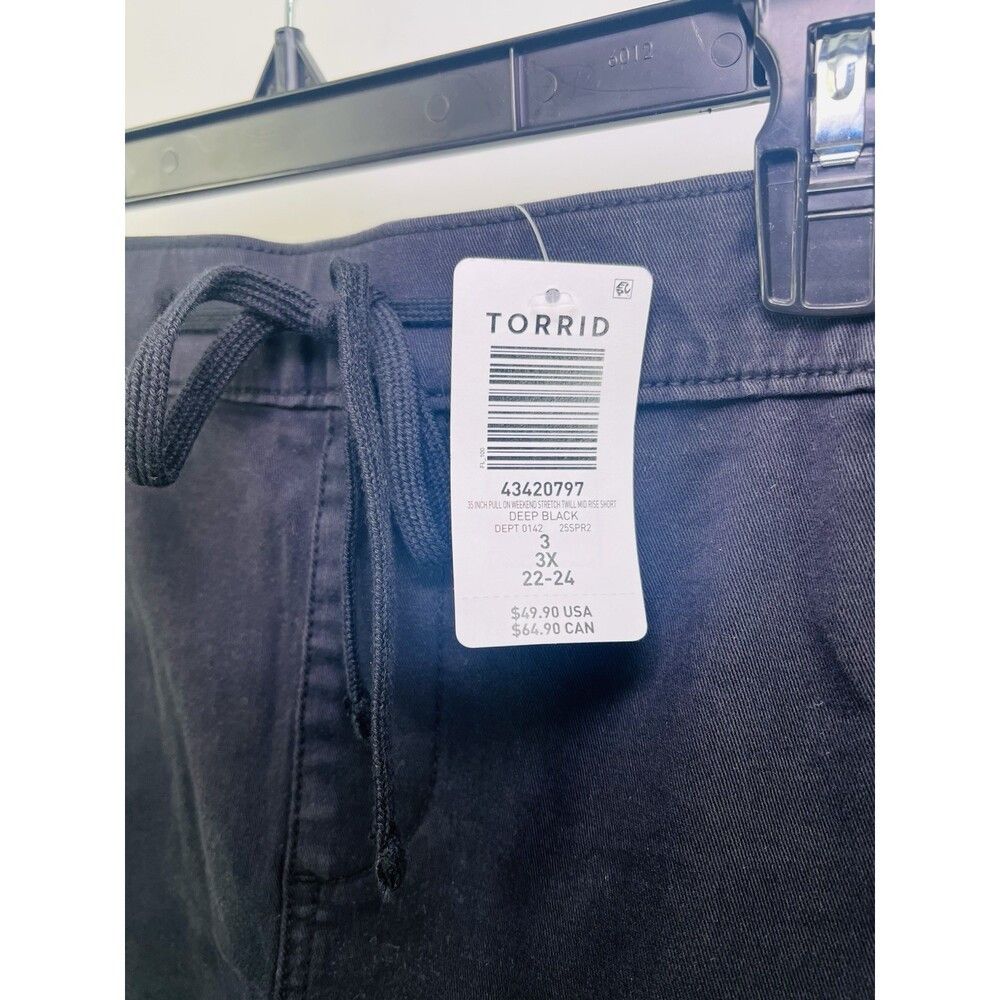 Torrid NWT Torrid 3.5” Pull-On Weekend Stretch Twill Stretch Short Size 40" / US 18 - 4 Thumbnail