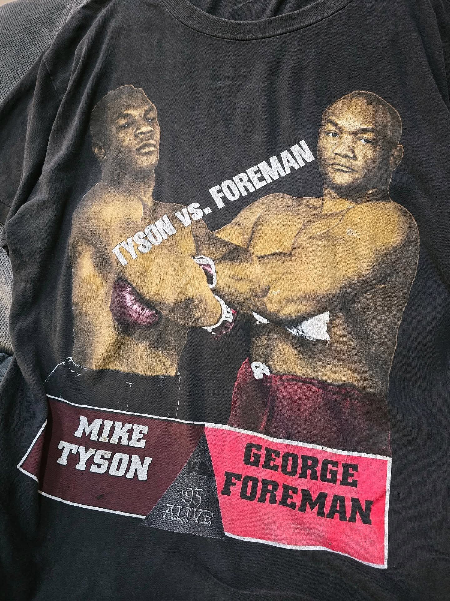 Vintage Vintage TYSON vs FOREMAN - 1995s T-shirtt RAP TEE Size US XL / EU 56 / 4 - 3 Thumbnail