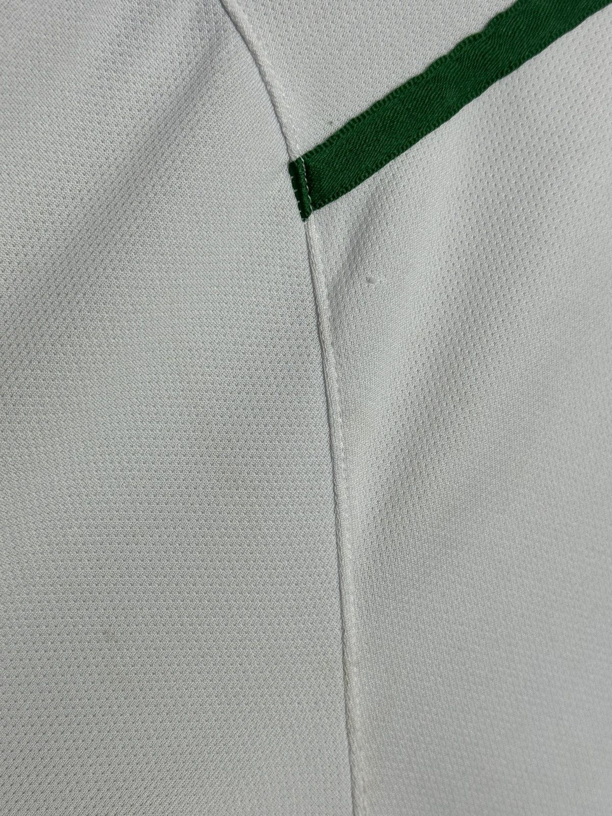 Umbro Republic Of Ireland 12/13 Away Football Jersey Size US M / EU 48-50 / 2 - 13 Thumbnail