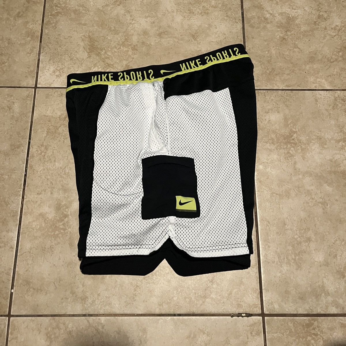 Nike × Vintage Nike Reversible Basketball Shorts Size US 32 / EU 48 - 4 Thumbnail