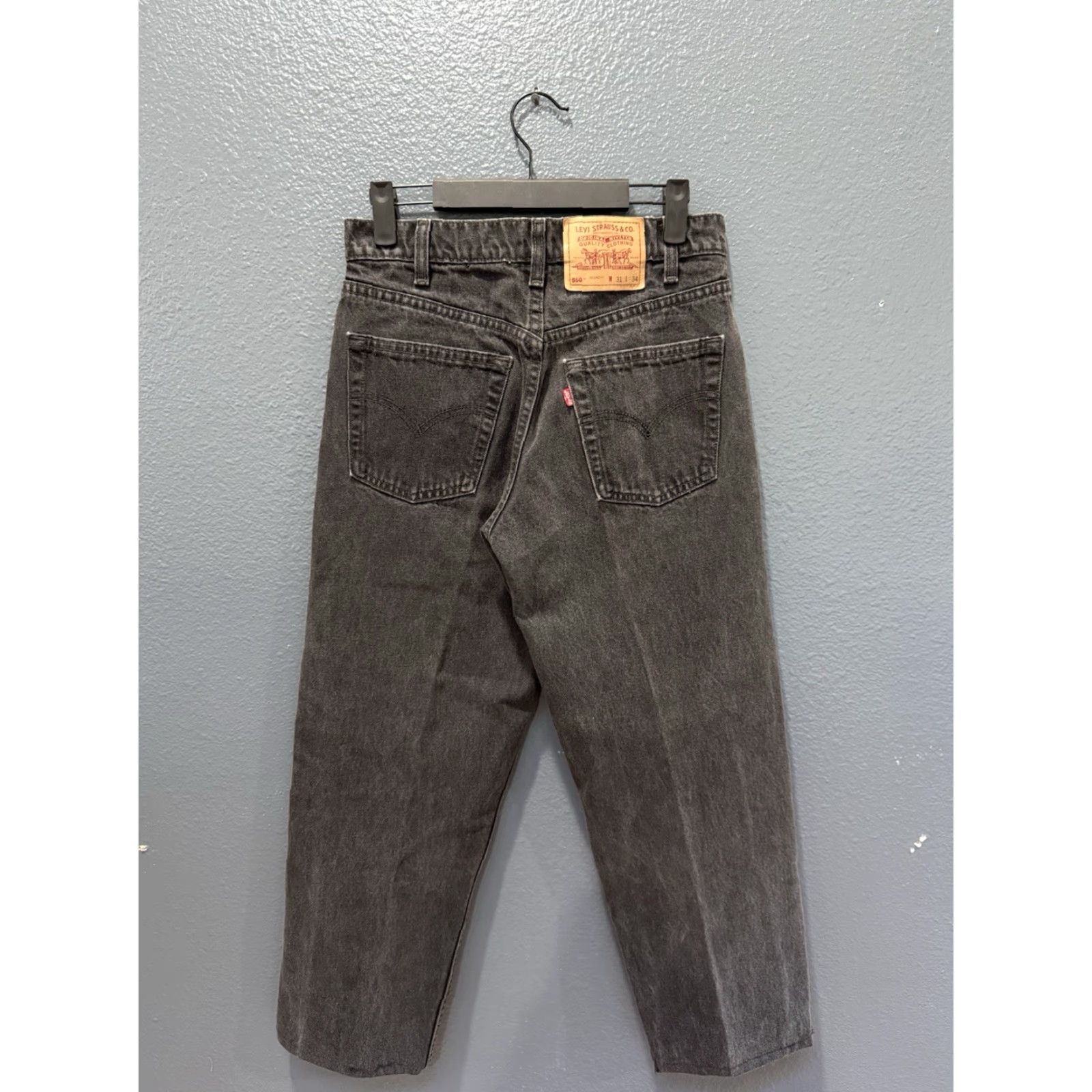 Levi's VINTAGE Levi’s 550 Jeans Men 28 Black 90s Straight Denim Inseam 26 Boys Girls? Size US 28 / EU 44 - 3 Thumbnail
