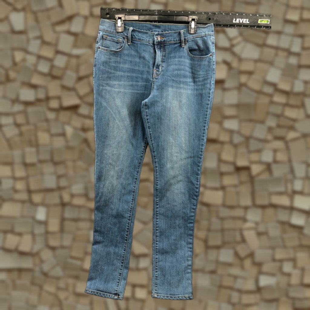Old Navy Old Navy Jeans Womens Size 12 Long Blue Medium Wash Straight Size 34" / US 12 / IT 48 - 1 Thumbnail