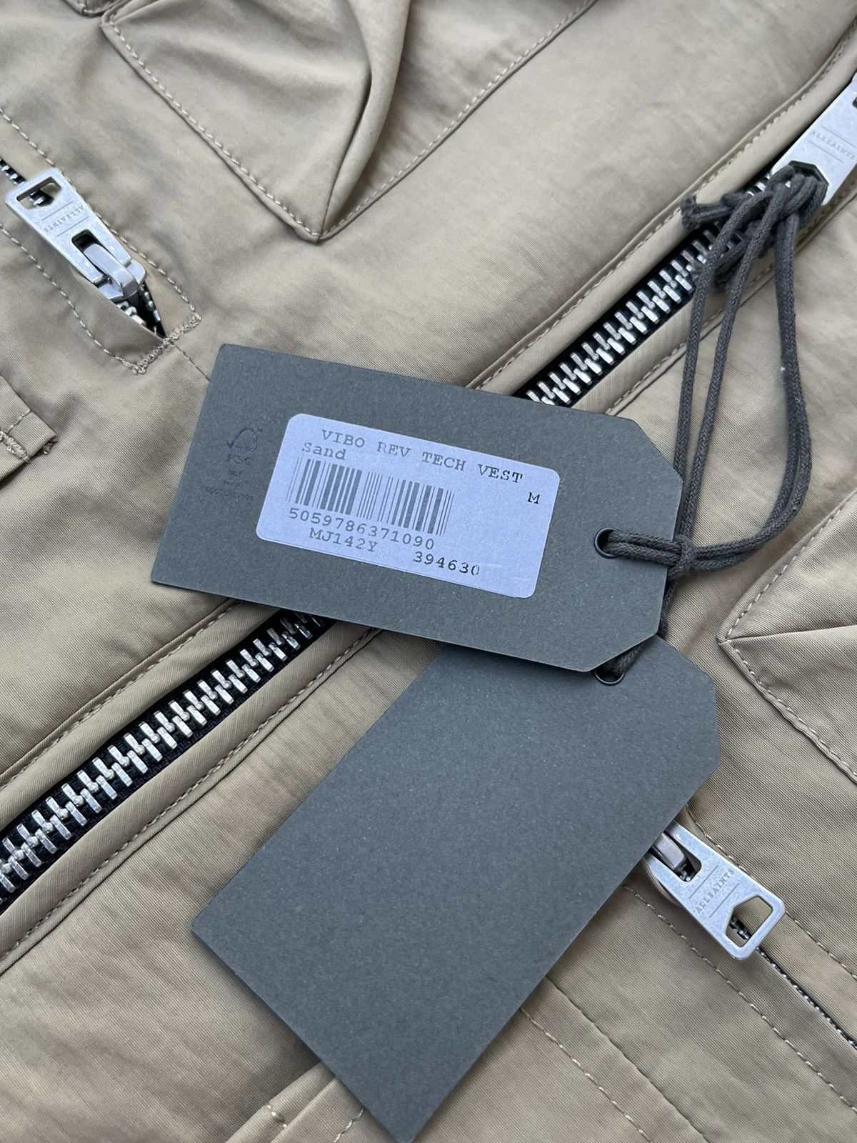 Allsaints !DS! SS23 Allsaints Vibo Reversible Technical Beige Vest Size US M / EU 48-50 / 2 - 24 Thumbnail