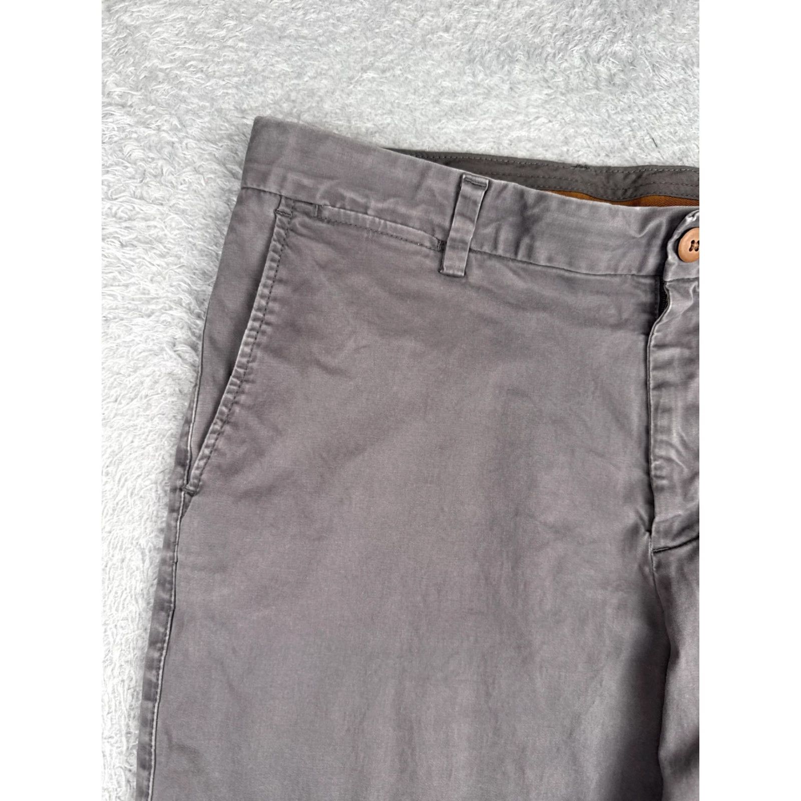 Tommy Bahama Tommy Bahama Shorts Mens 34 Gray Chino Flat Front Zip Fly Marlin Logo Casual Size US 34 / EU 50 - 4 Thumbnail