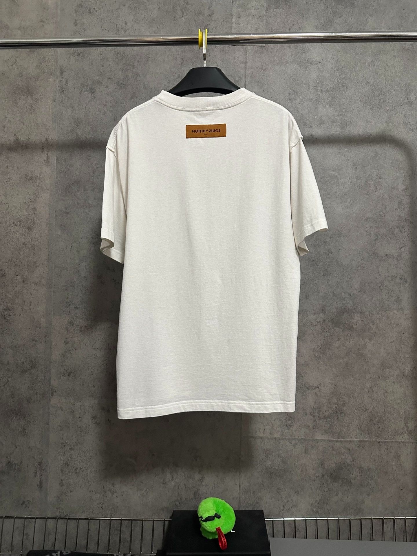 Louis Vuitton LV Logo Short Sleeve T-Shirt Size US M / EU 48-50 / 2 - 1 Thumbnail