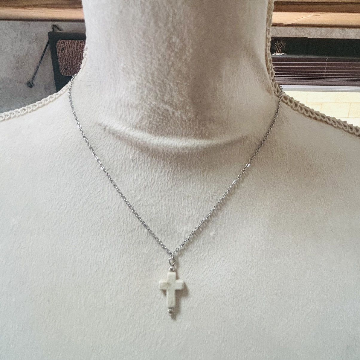 Vintage Genuine magnesite stone cross pendant on chain necklace Size ONE SIZE - 2 Thumbnail