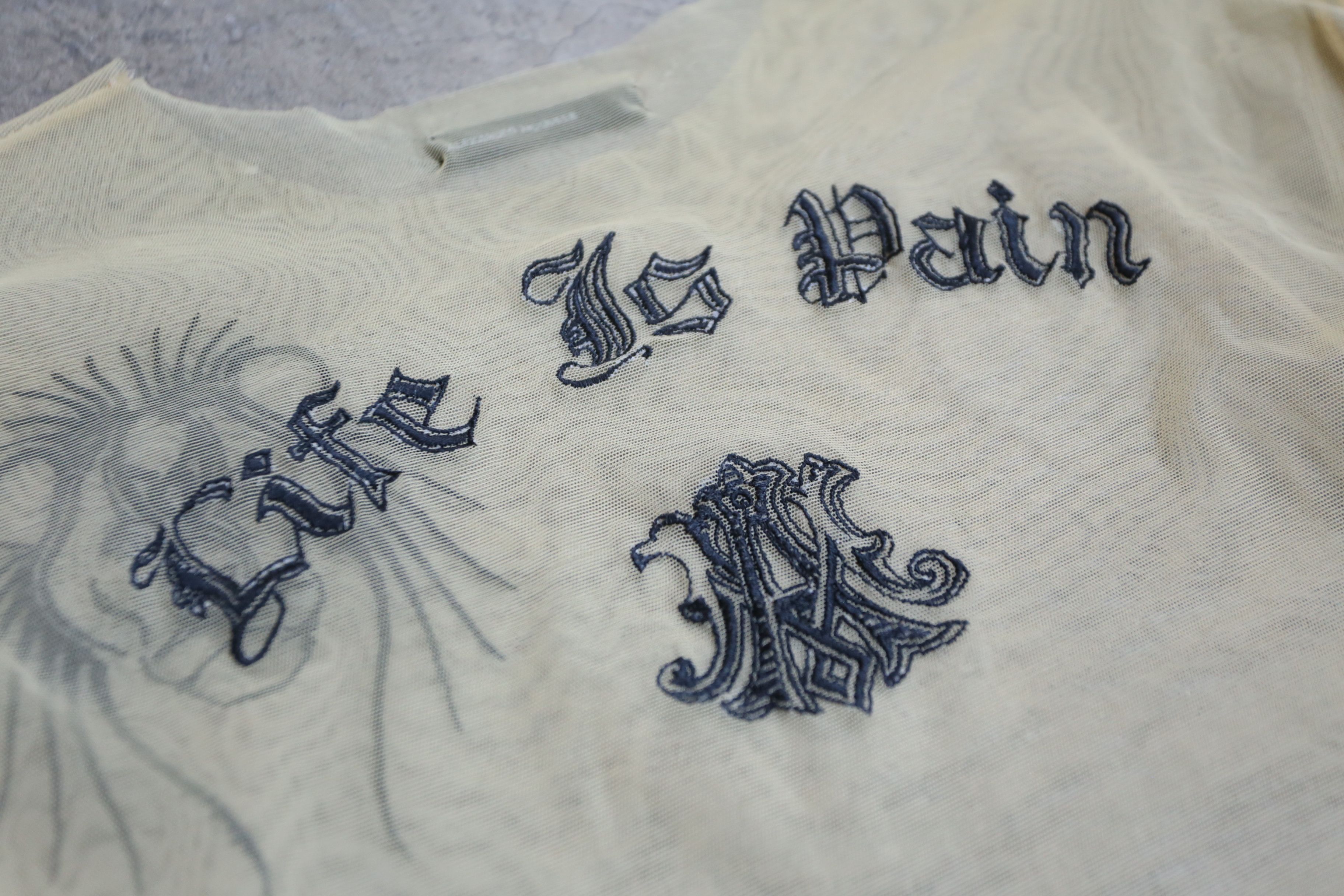 Alexander McQueen Alexander Mcqueen - F/W 96 - "Life is Pain" Mesh Longsleeves Size M / US 6-8 / IT 42-44 - 3 Thumbnail