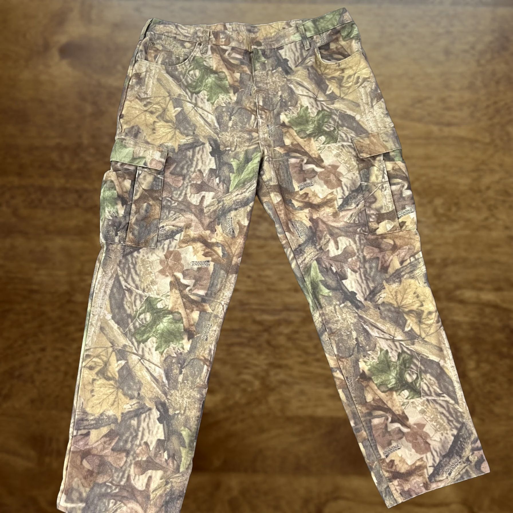 Vintage Material & Features: P Polyester Fleece and Camouflage - key attributes Size US 42 / EU 58 - 1 Thumbnail