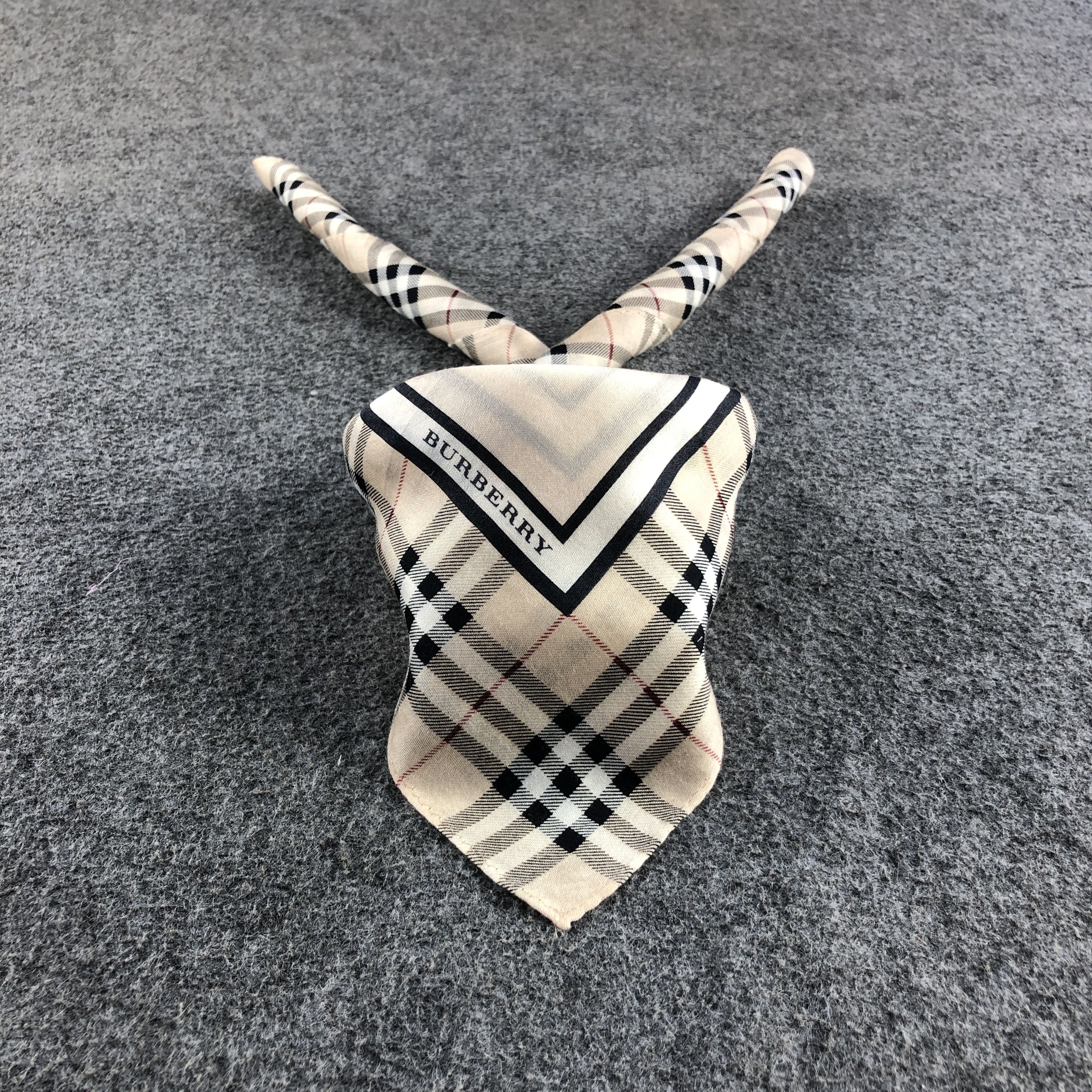 Burberry Burberry Handkerchief Neckerchief Bandana H2662 Size ONE SIZE - 1 Thumbnail
