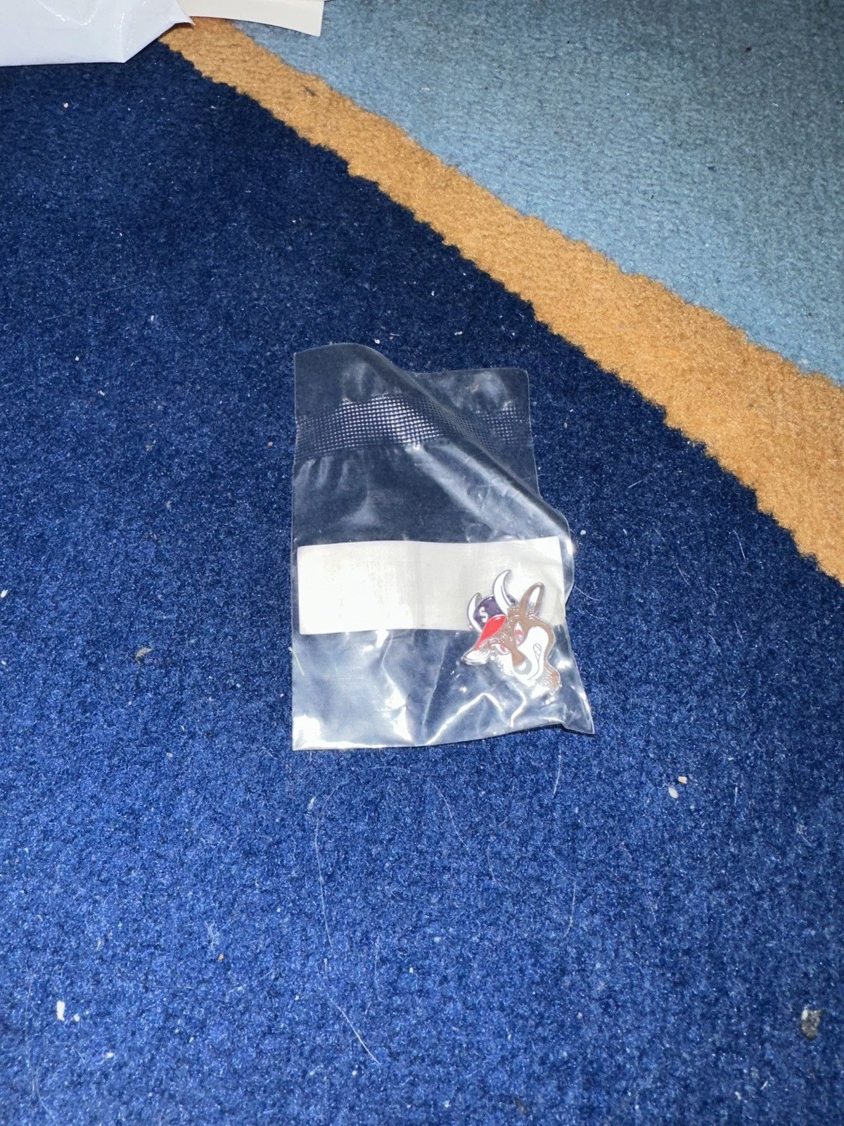 Supreme Goat pin Size ONE SIZE - 2 Thumbnail