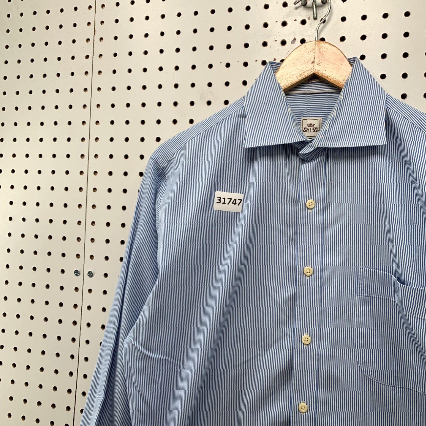 Peter Millar Peter Millar Button Shirt Mens Medium Blue White Striped Nanoluxe Casual Shirt Mens M Regular Blue Striped 22.5x32 Size US M / EU 48-50 / 2 - 7 Thumbnail