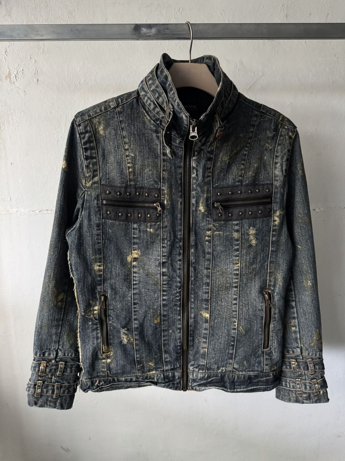 If Six Was Nine 2000s in the attic distressed studded bondage denim jacket Size US L / EU 52-54 / 3 - 2 Thumbnail
