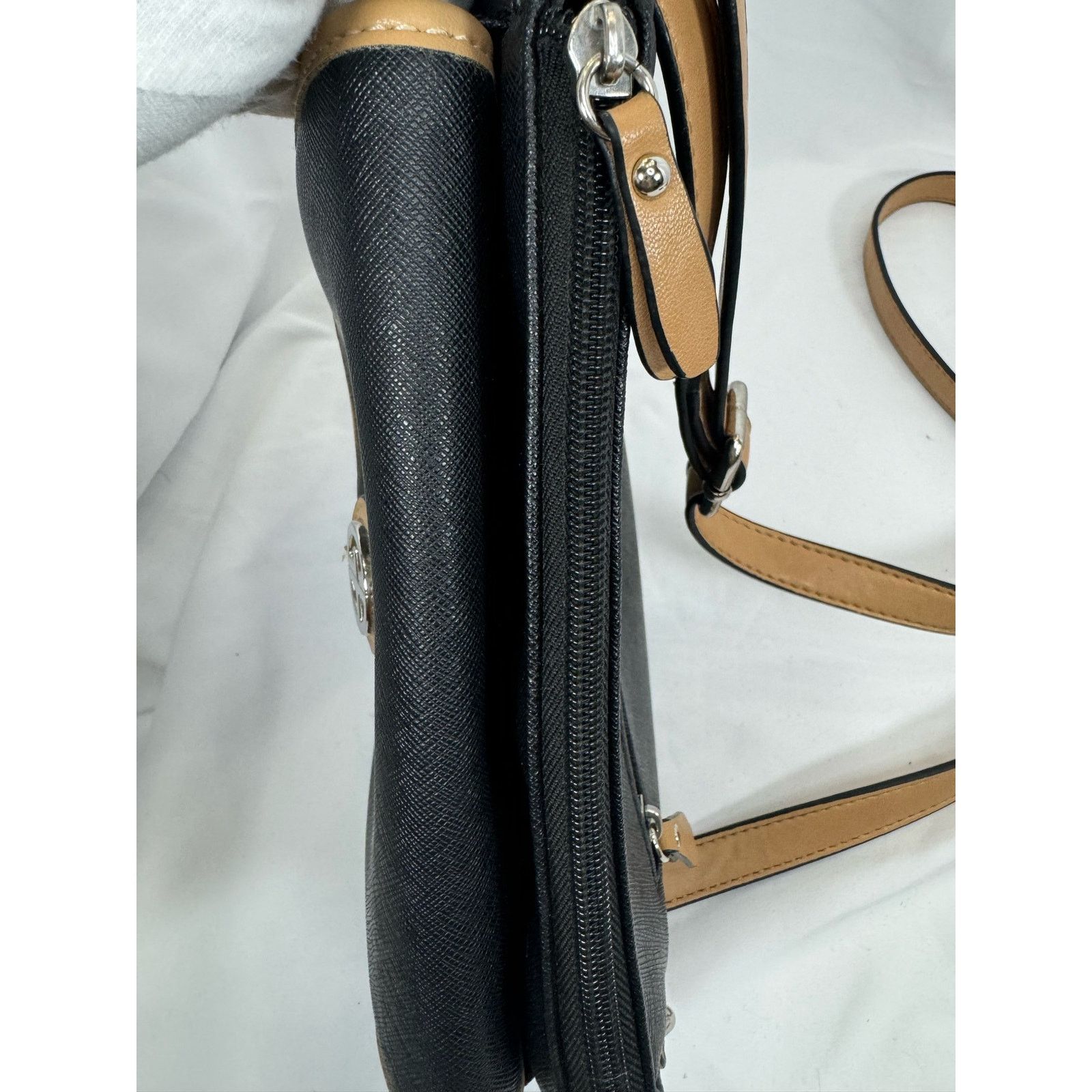 Other Giani Bernini Black and Tan Crossbody Size ONE SIZE - 8 Thumbnail