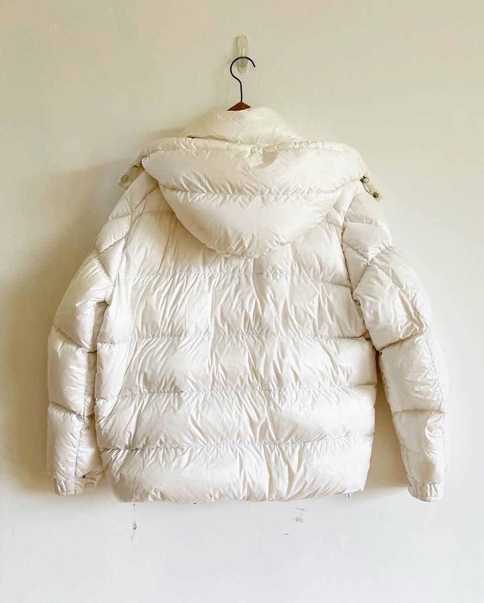 Moncler Moncler White quilted down jacket Size L / US 10 / IT 46 - 2 Thumbnail