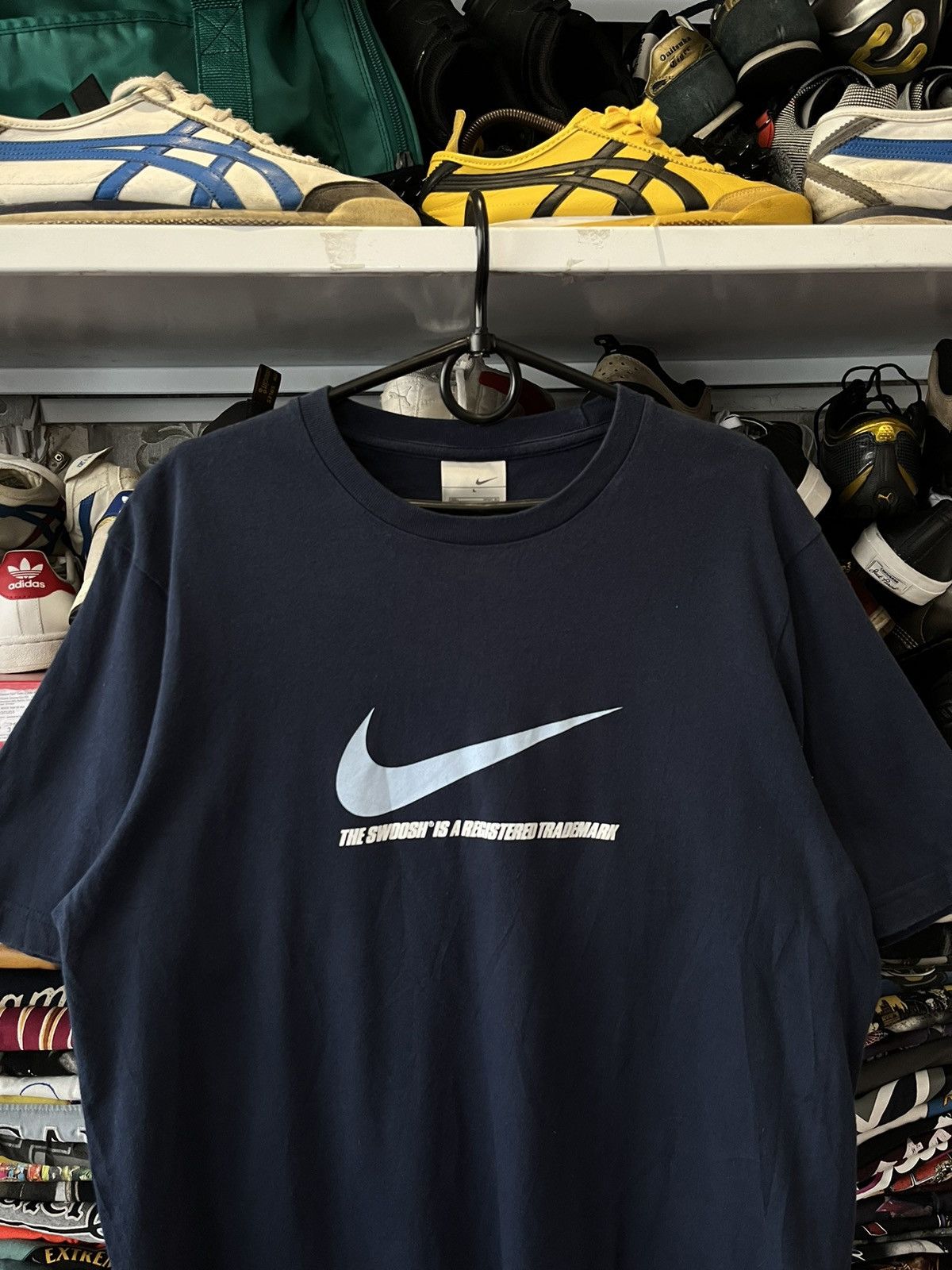 Nike Nike Vintage 90s Faded Big Swoosh Center Logo Tee Shirt Size US L / EU 52-54 / 3 - 2 Thumbnail