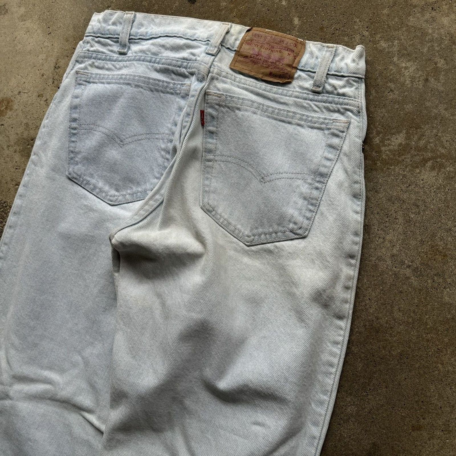 Levi's VINTAGE 90s LEVI'S 550 LIGHT WASH FADED DENIM JEANS 29 Size US 29 - 15 Thumbnail