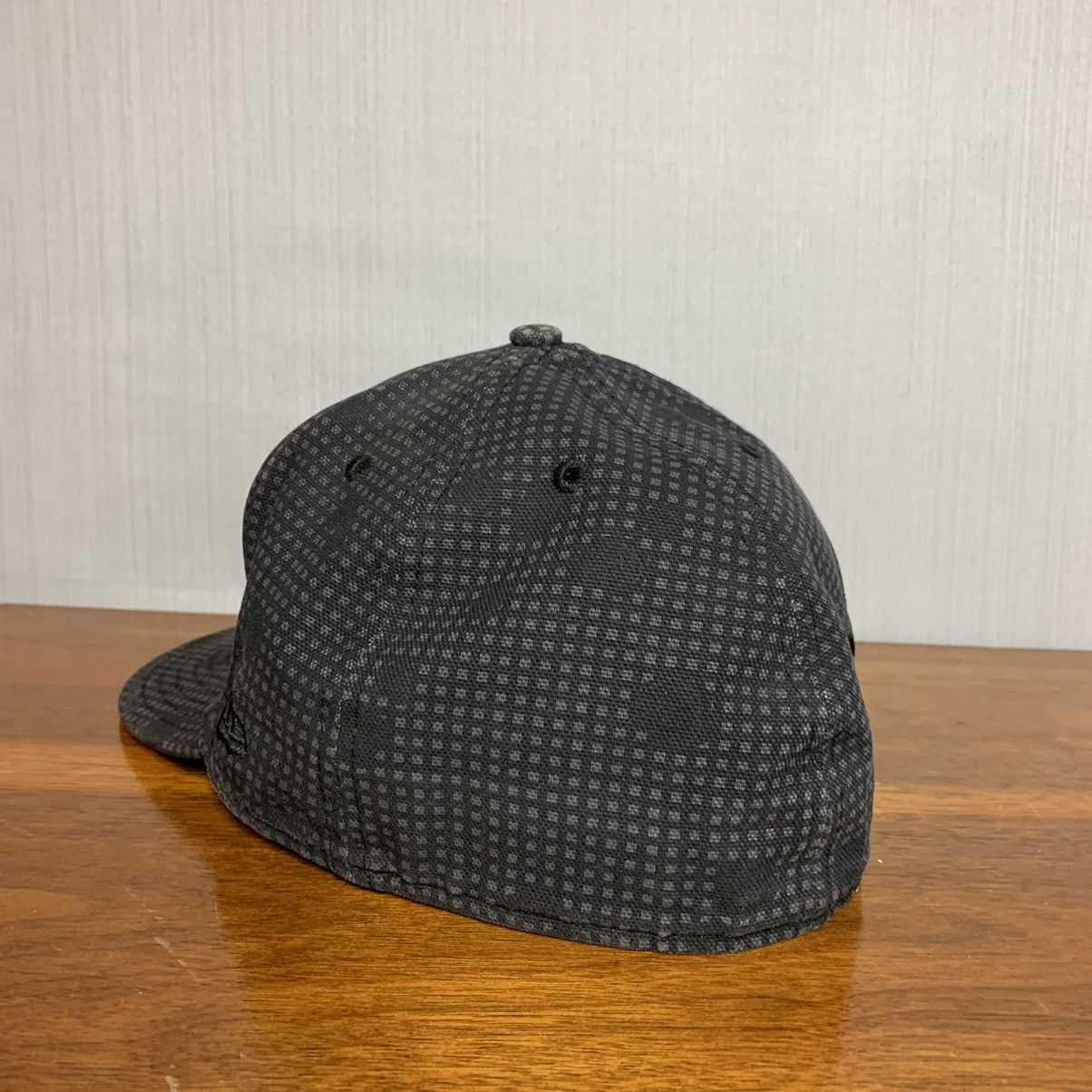 New Era × Supreme Supreme Grid Camo Side Logo Fitted Hat 2007 Size ONE SIZE - 4 Thumbnail