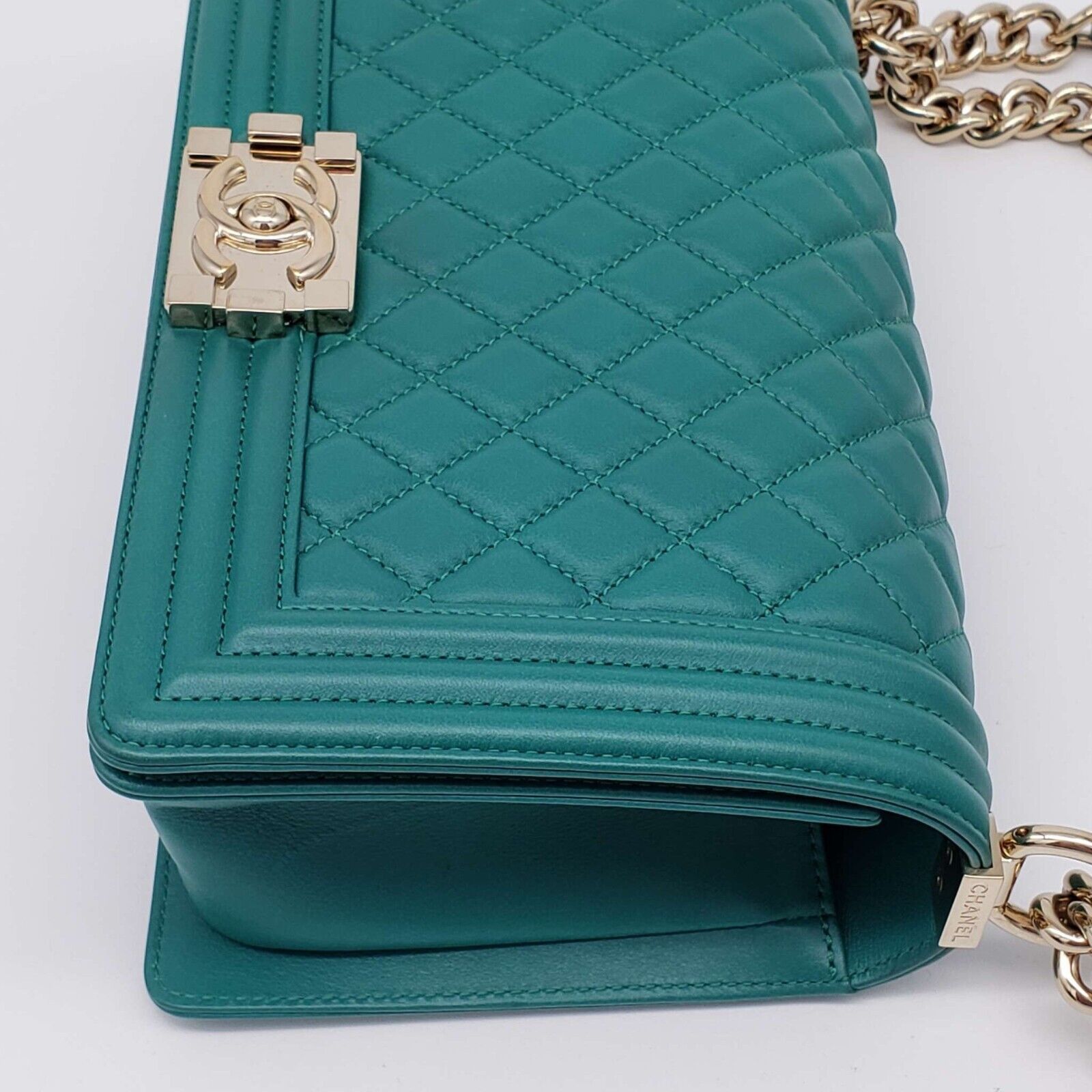 Chanel Authentic CHANEL Boy Green Leather Shoulder Bag 2650-080524 Size ONE SIZE - 6 Thumbnail