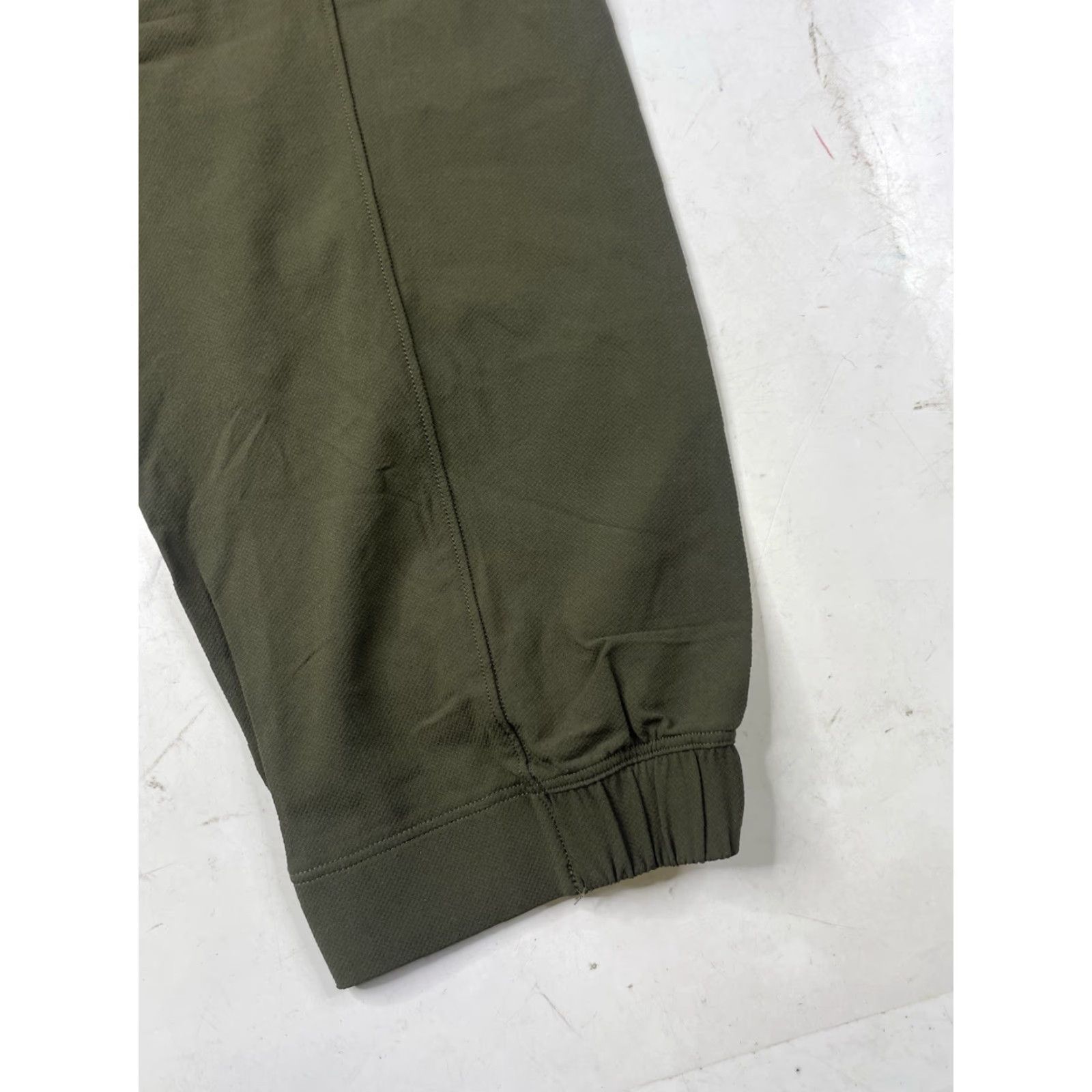Lululemon Lululemon Women's Jogger Pants Green 6 Tapered Leg Drawstring Waist Pockets Activewear Athleisure Regular Size Type: Pants Size 28" / US 6 / IT 42 - 2 Thumbnail