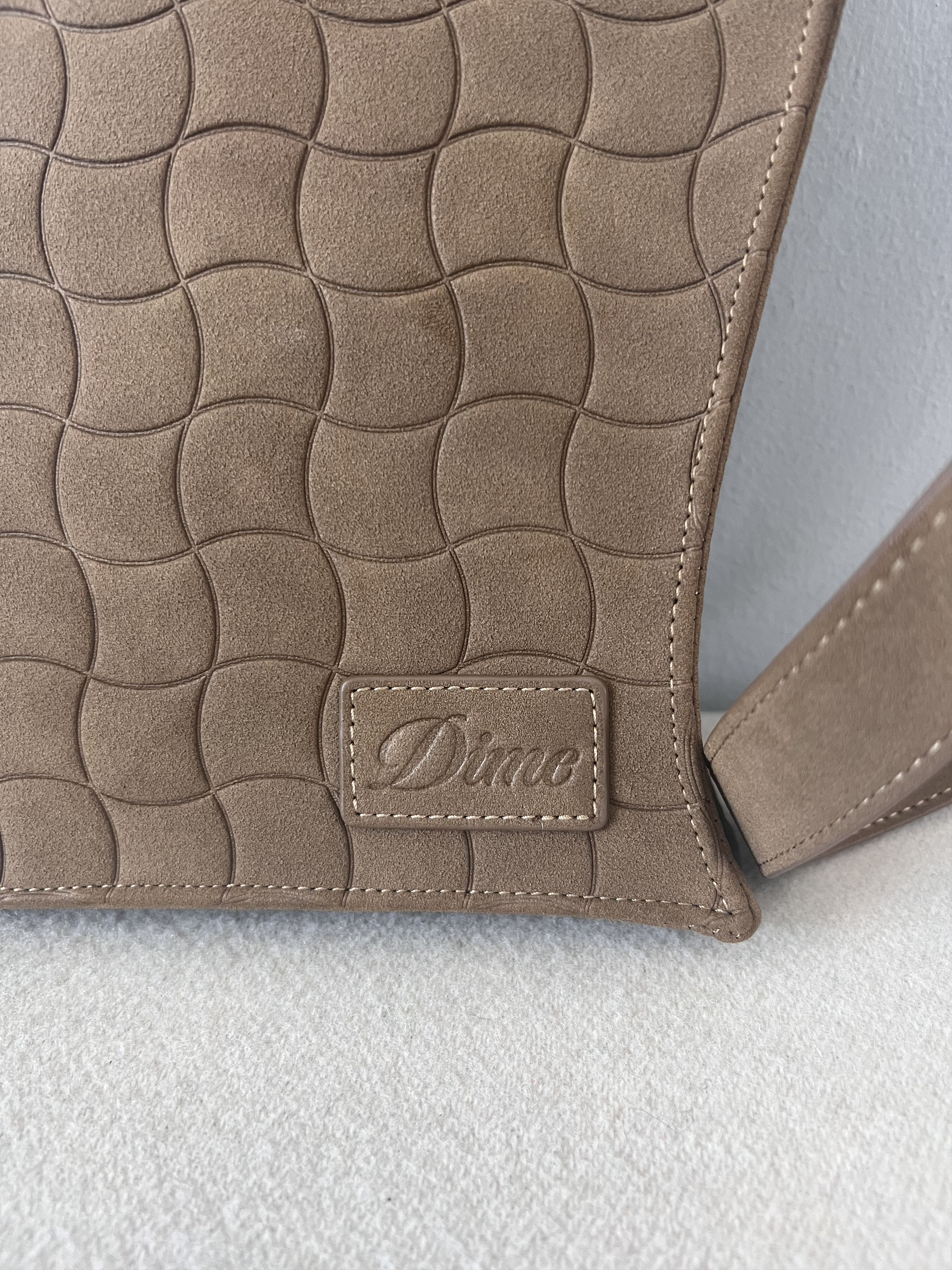 Dime Dime MTL Wave Messenger Bag in Brown Suede Size ONE SIZE - 2 Thumbnail