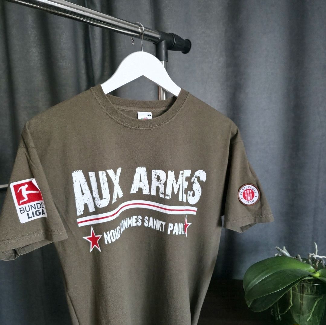 Fruit Of The Loom ​Vintage FC St. Pauli Graphic T-shirt - Bundesliga Era Size US M / EU 48-50 / 2 - 8 Thumbnail