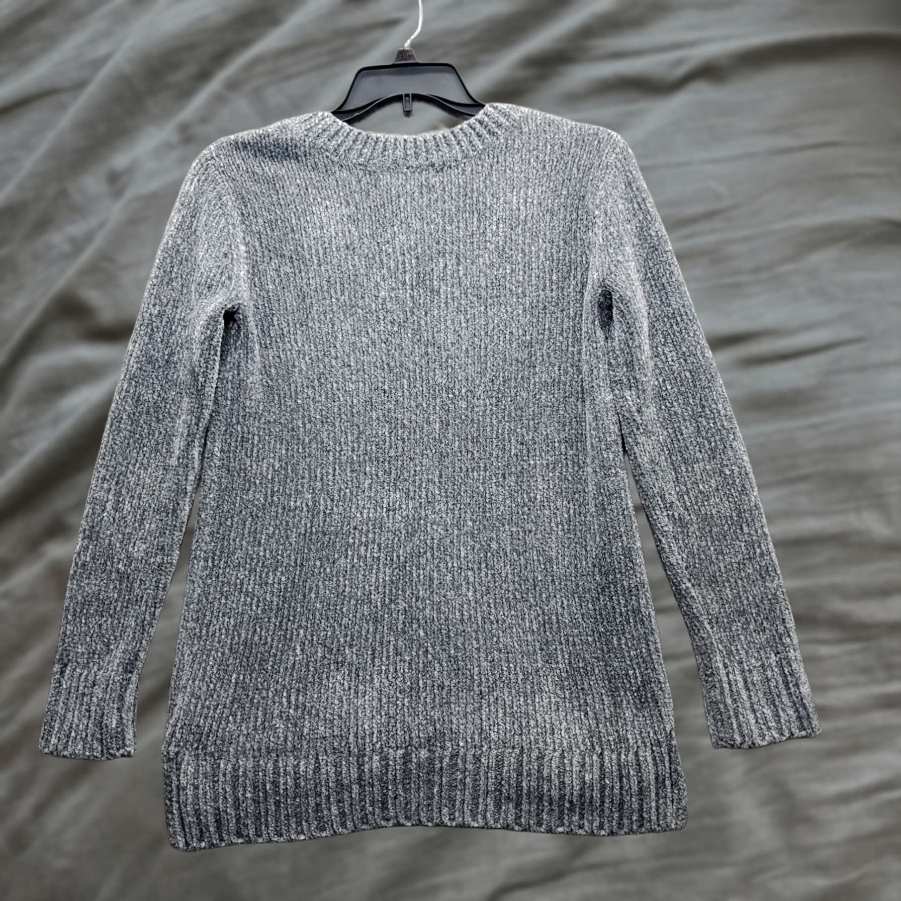 Orvis Orvis Sweater Womens Size S Gray Raglan Sleeve V-Neck Pullover High-Low Slit Knit-Cable Knitwear Casual Size S / US 4 / IT 40 - 1 Thumbnail