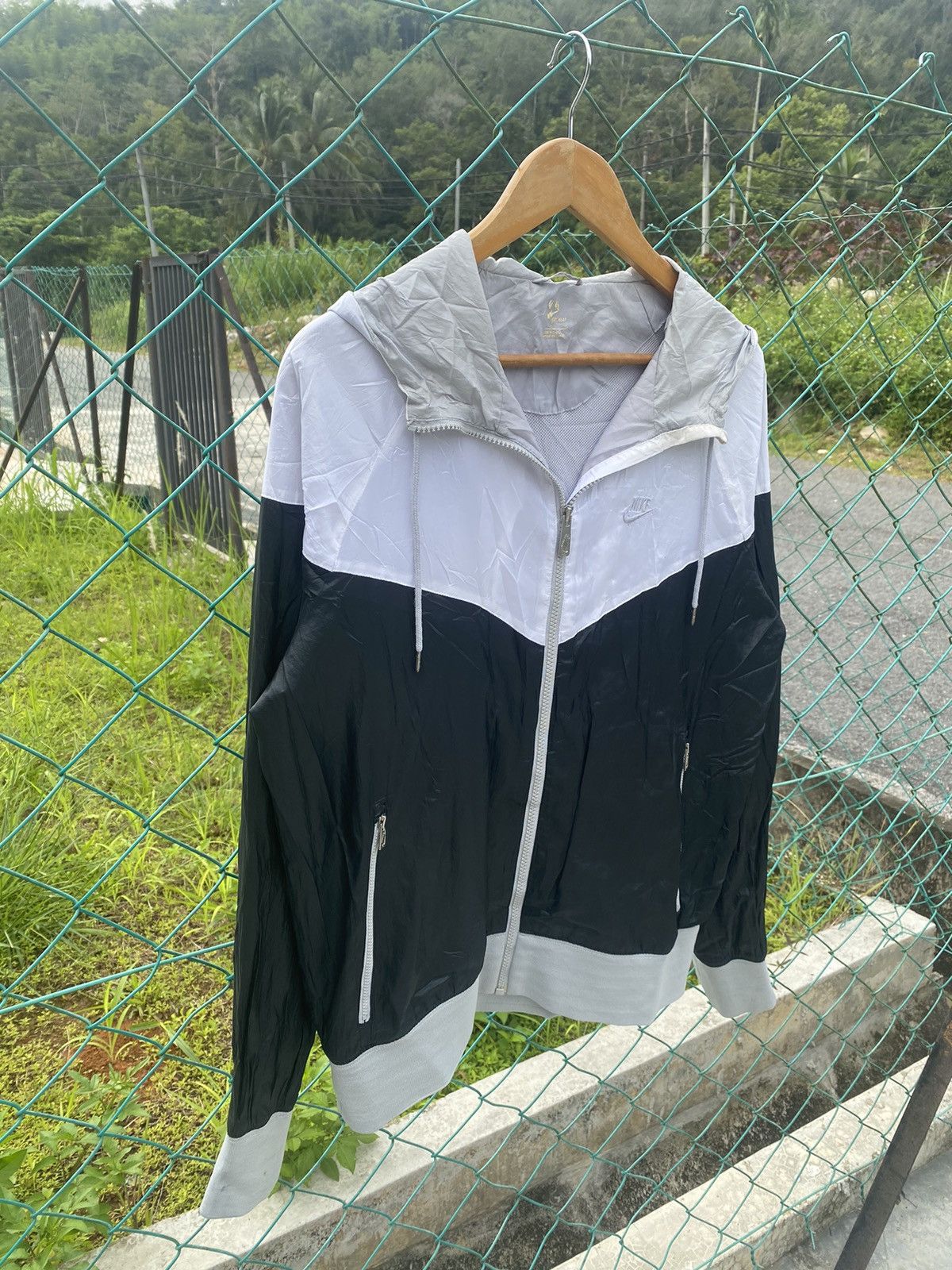 Nike ⚡️Steals⚡️ Nike Sportwear Windrunner Nylon Jacket Size US M / EU 48-50 / 2 - 4 Thumbnail